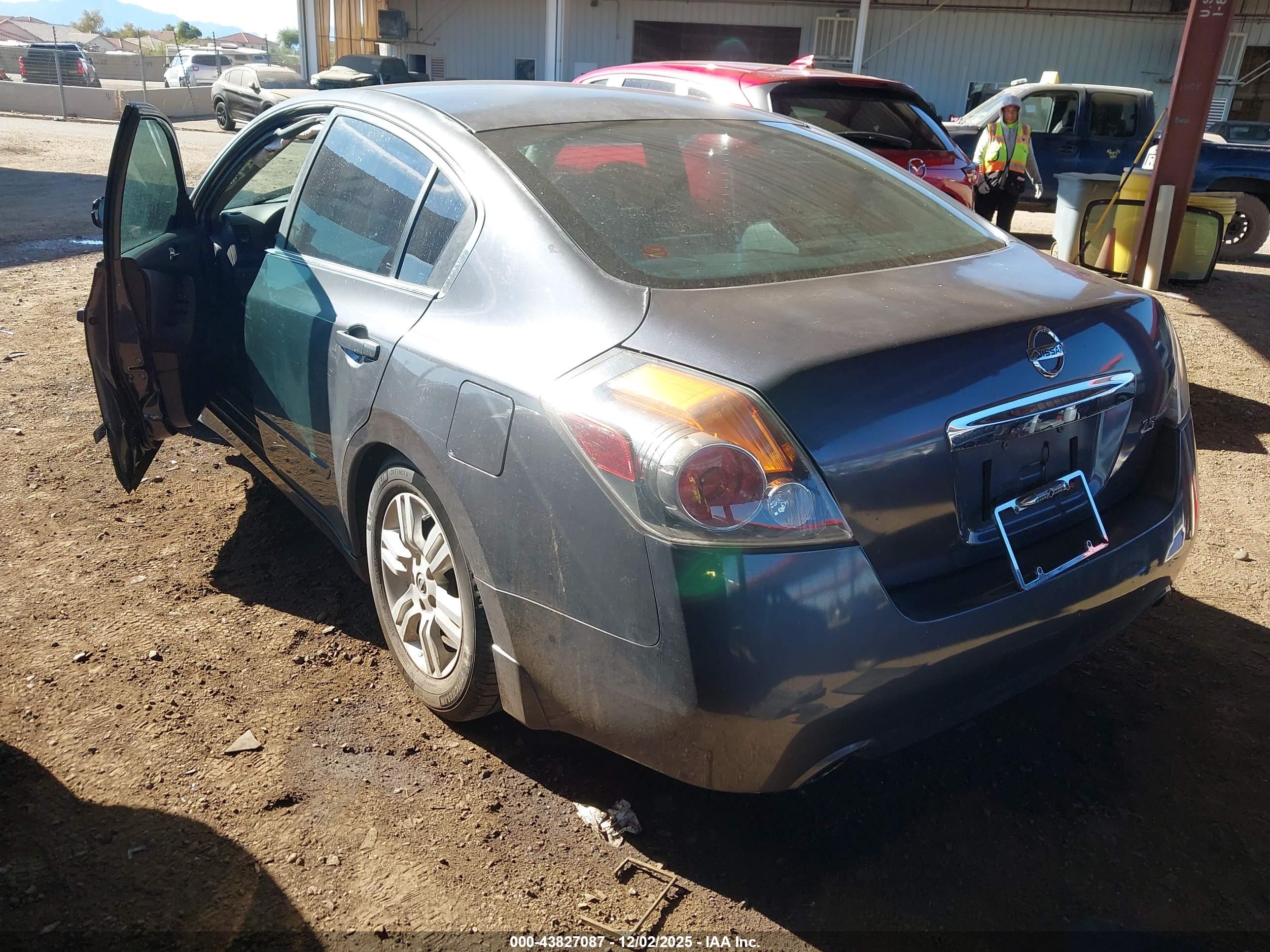 NISSAN ALTIMA image 3
