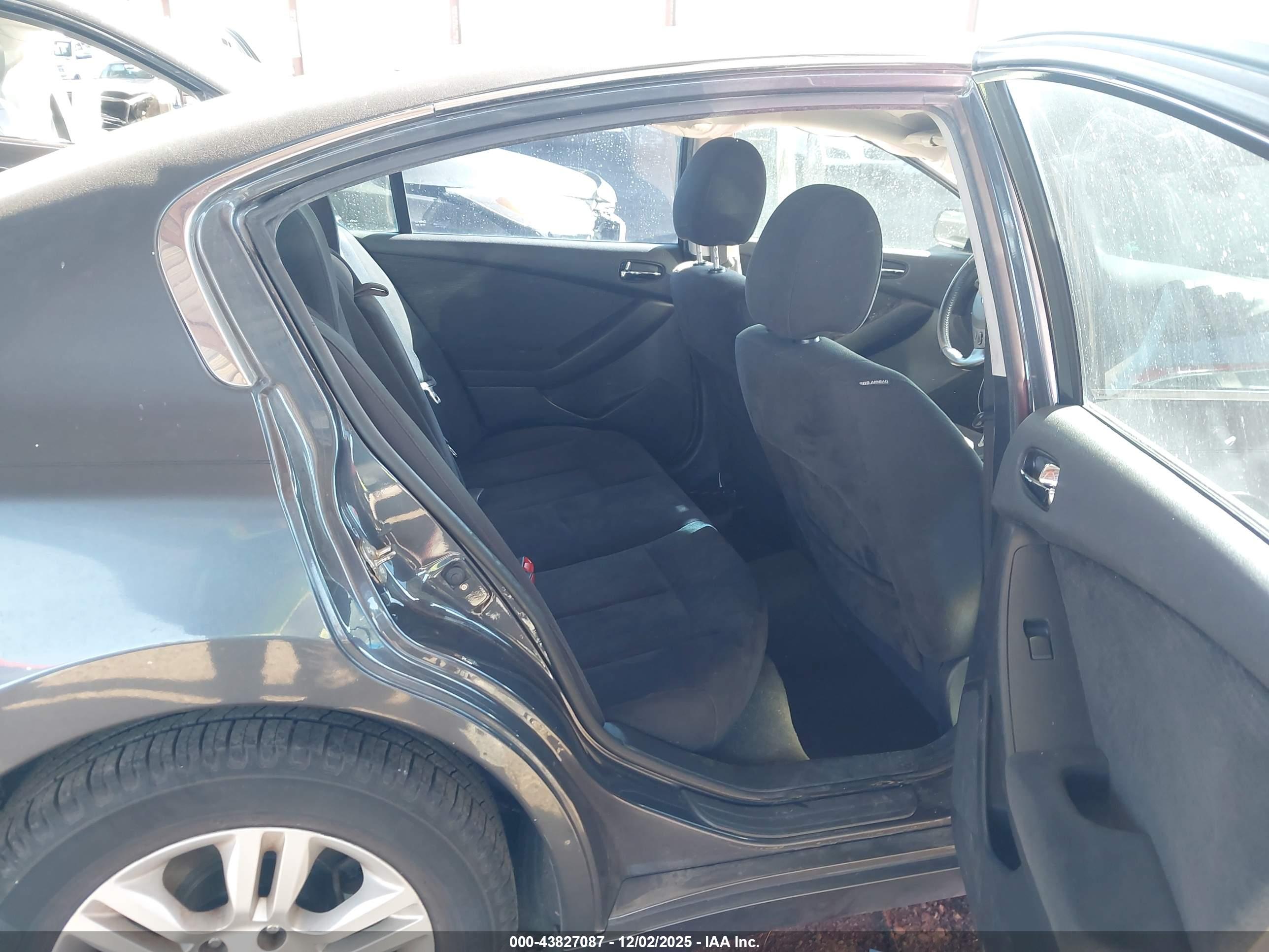 NISSAN ALTIMA image 8