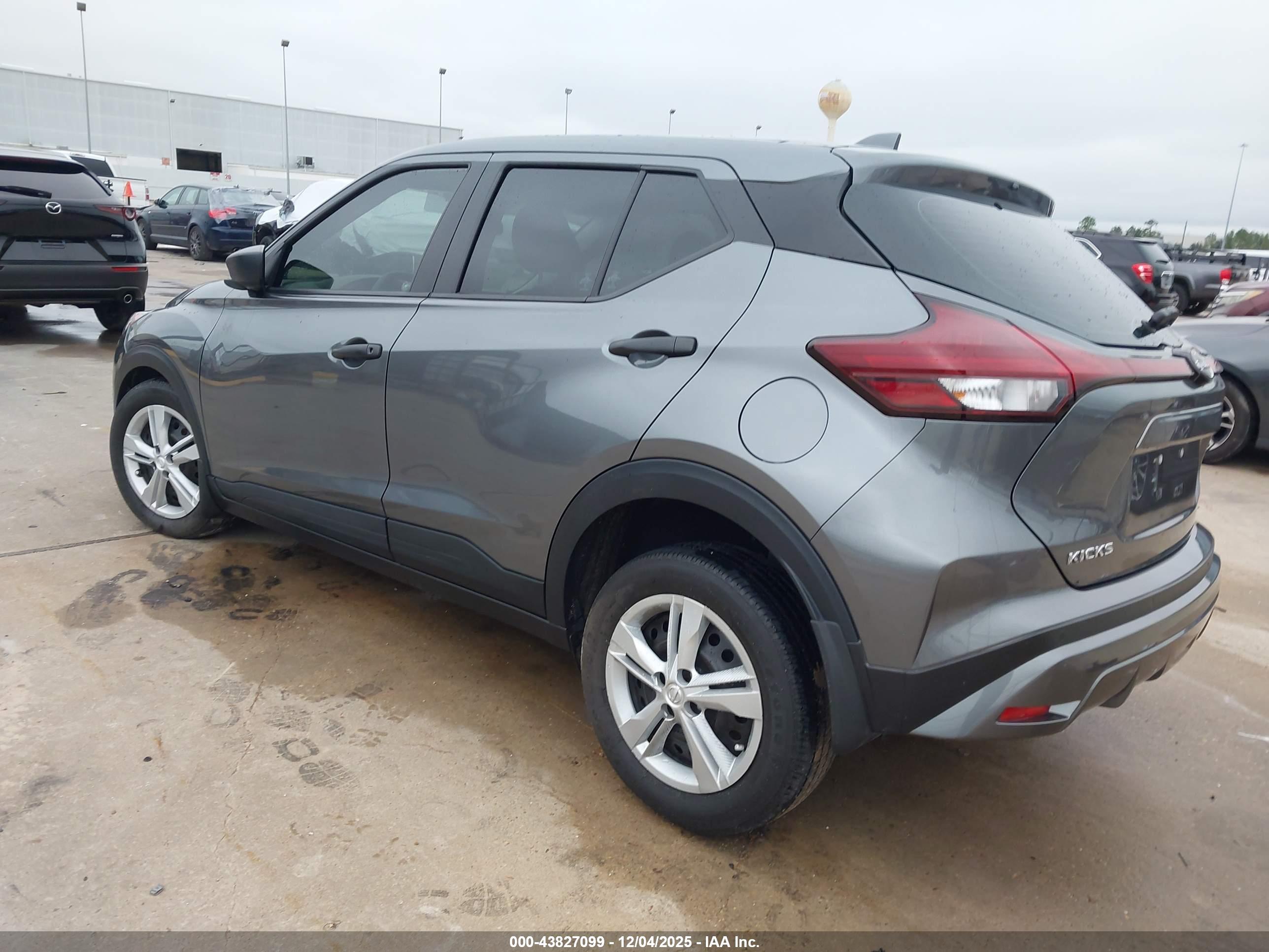 NISSAN KICKS image 3