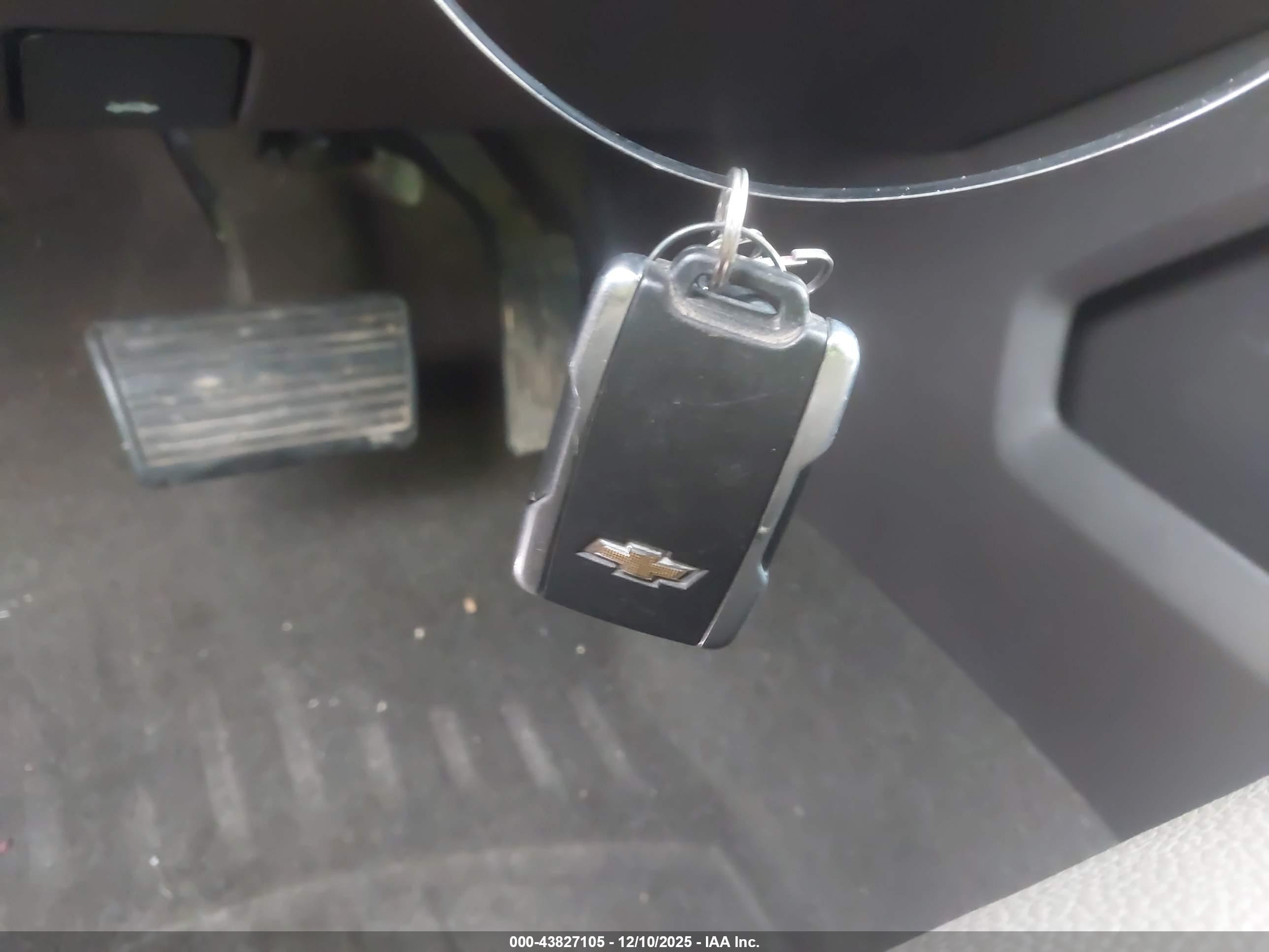 CHEVROLET SILVERADO image 11