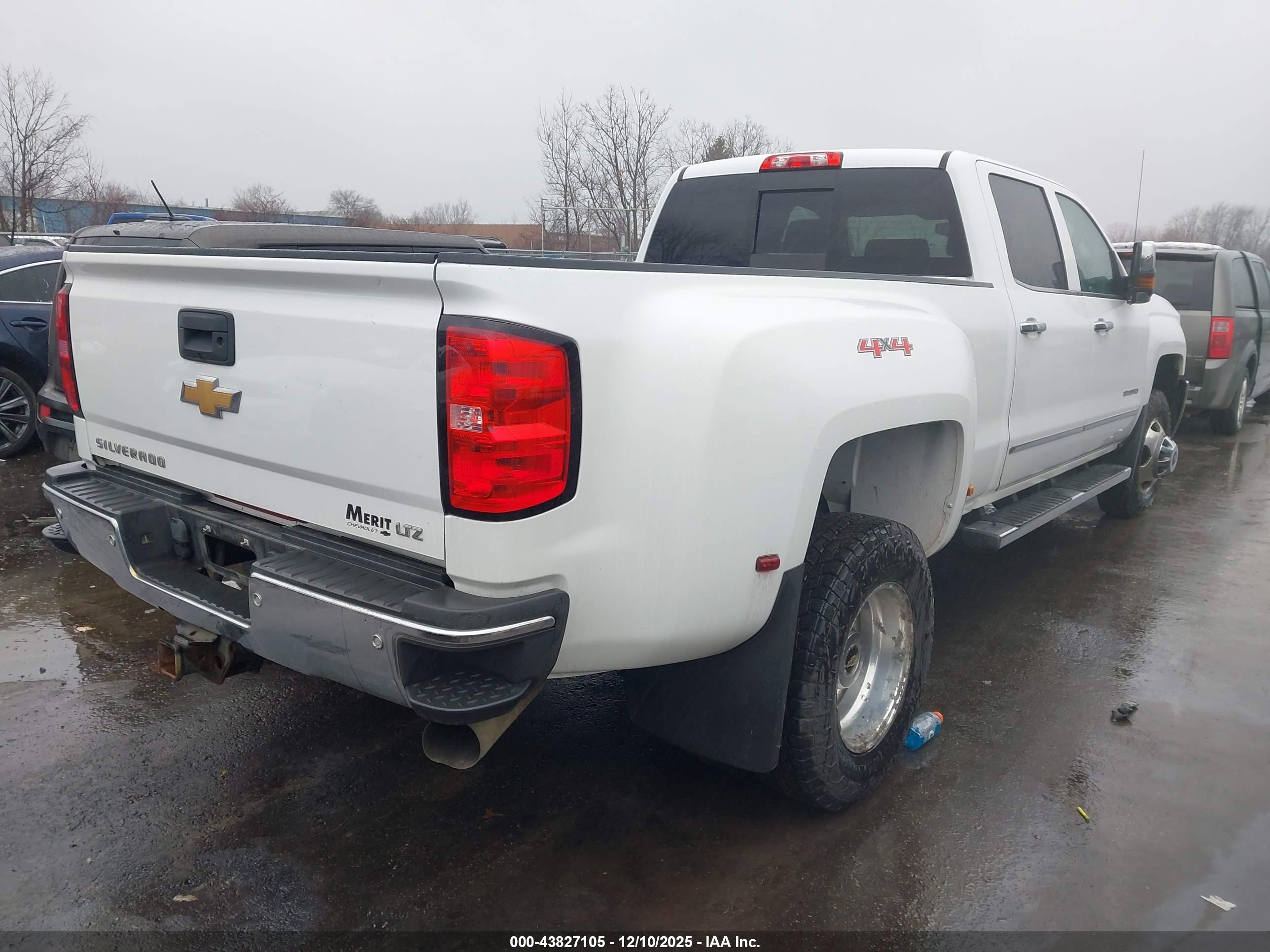 CHEVROLET SILVERADO image 4