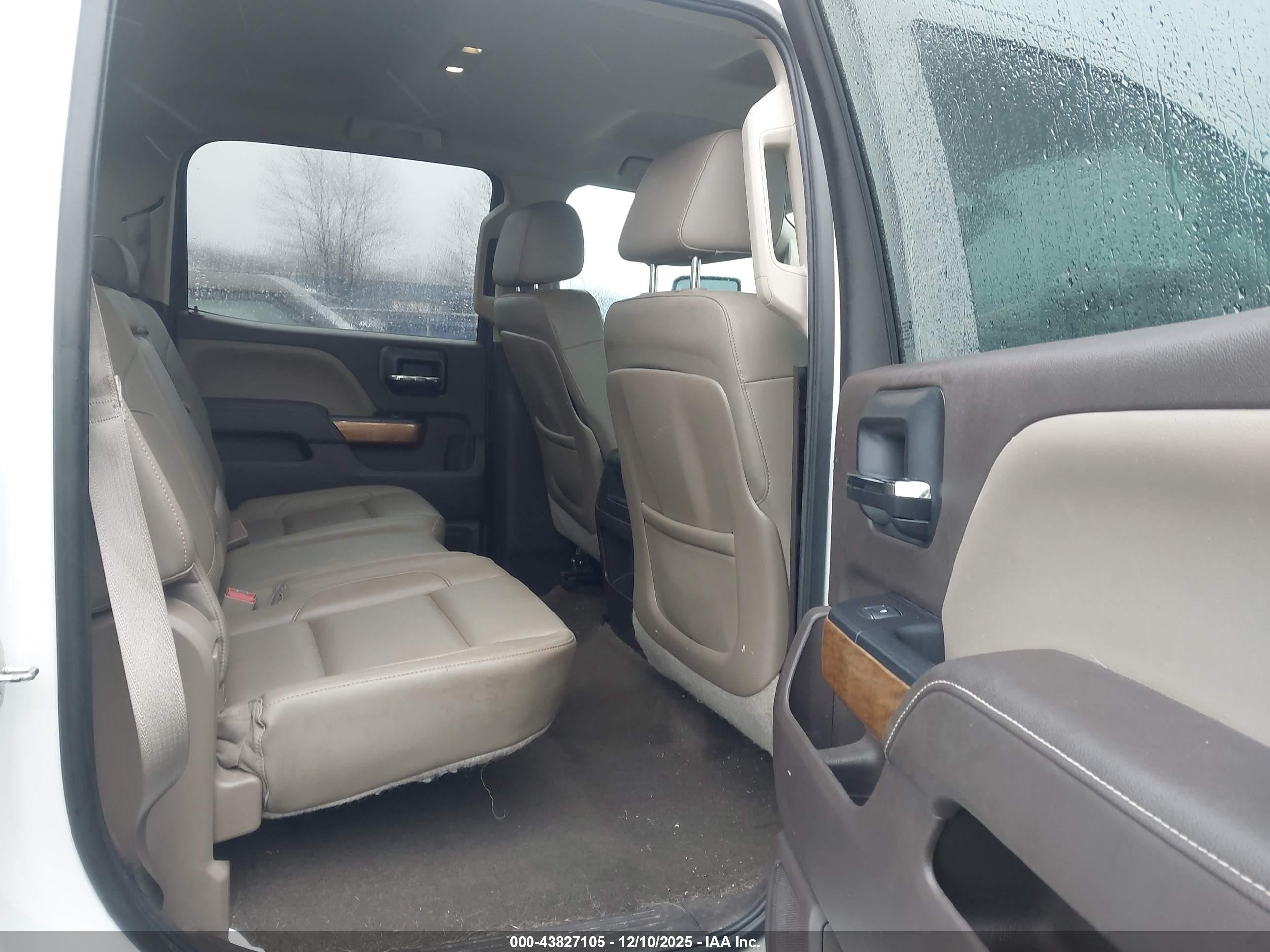 CHEVROLET SILVERADO image 7