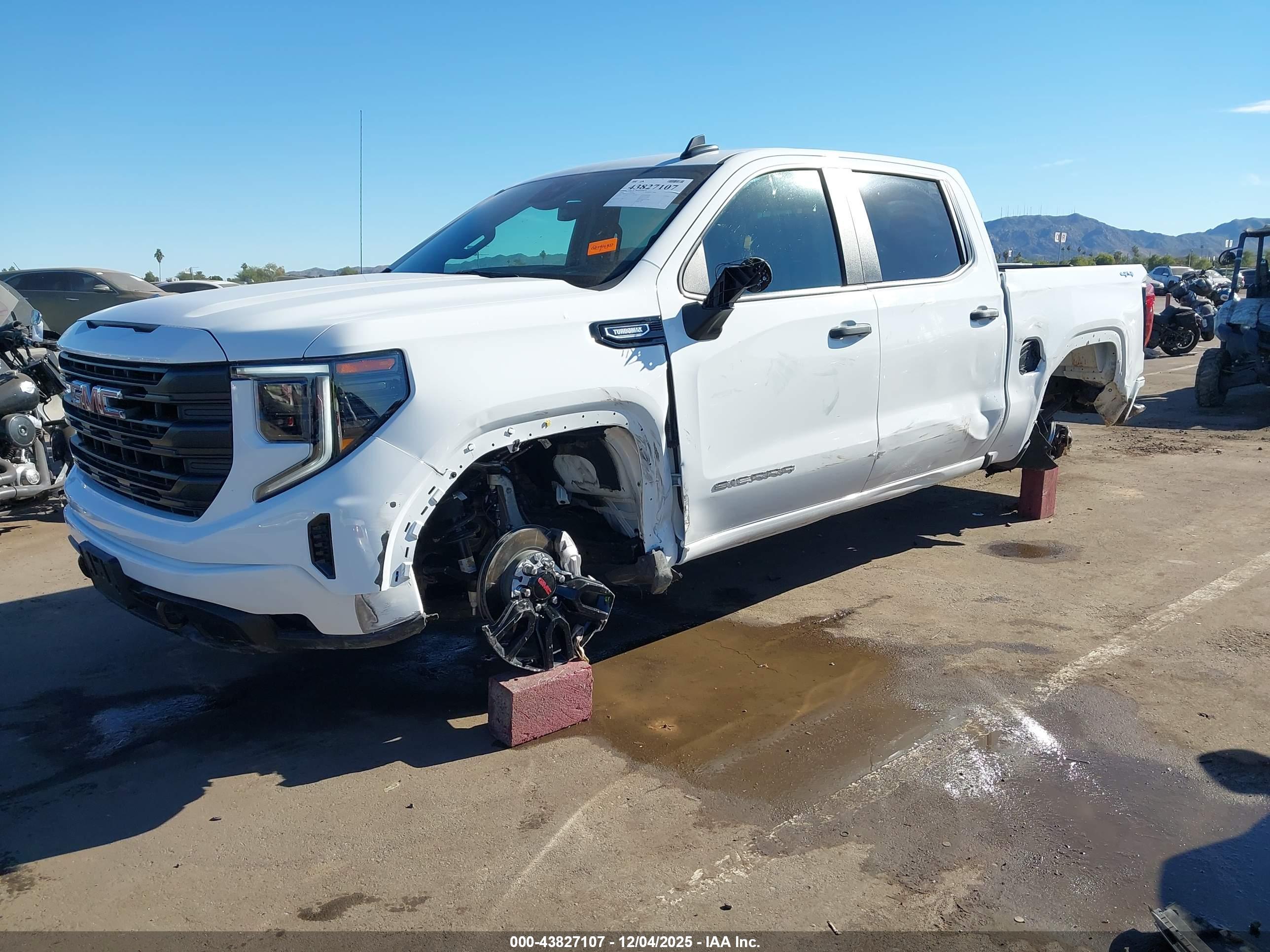 GMC SIERRA image 6