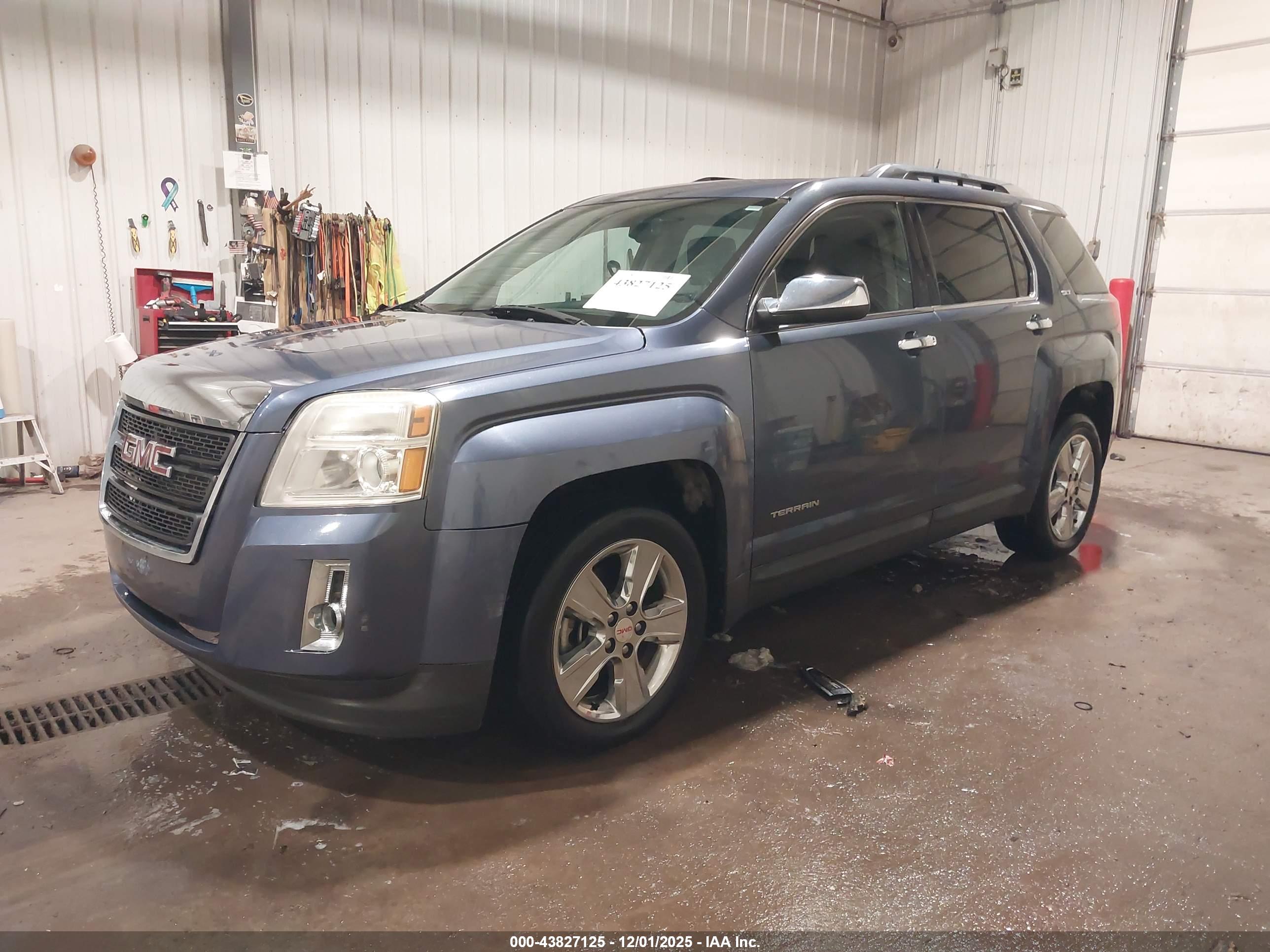 GMC TERRAIN image 2