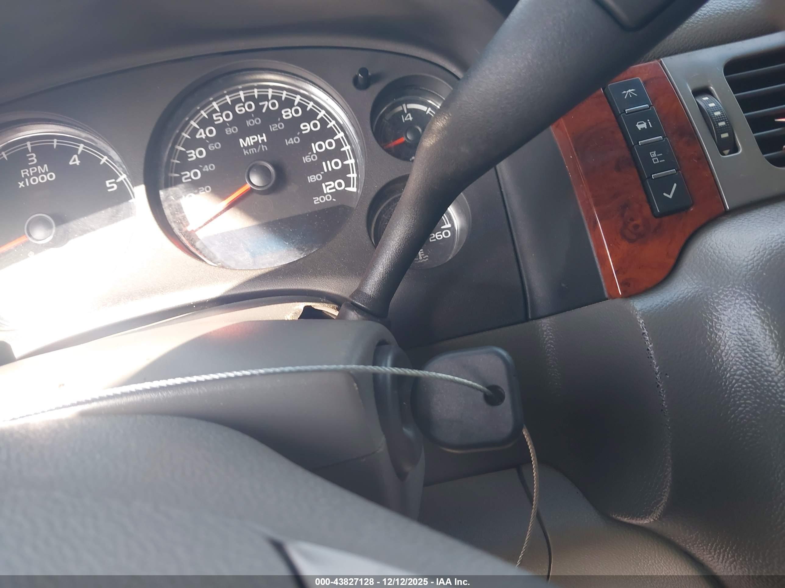 GMC YUKON image 11