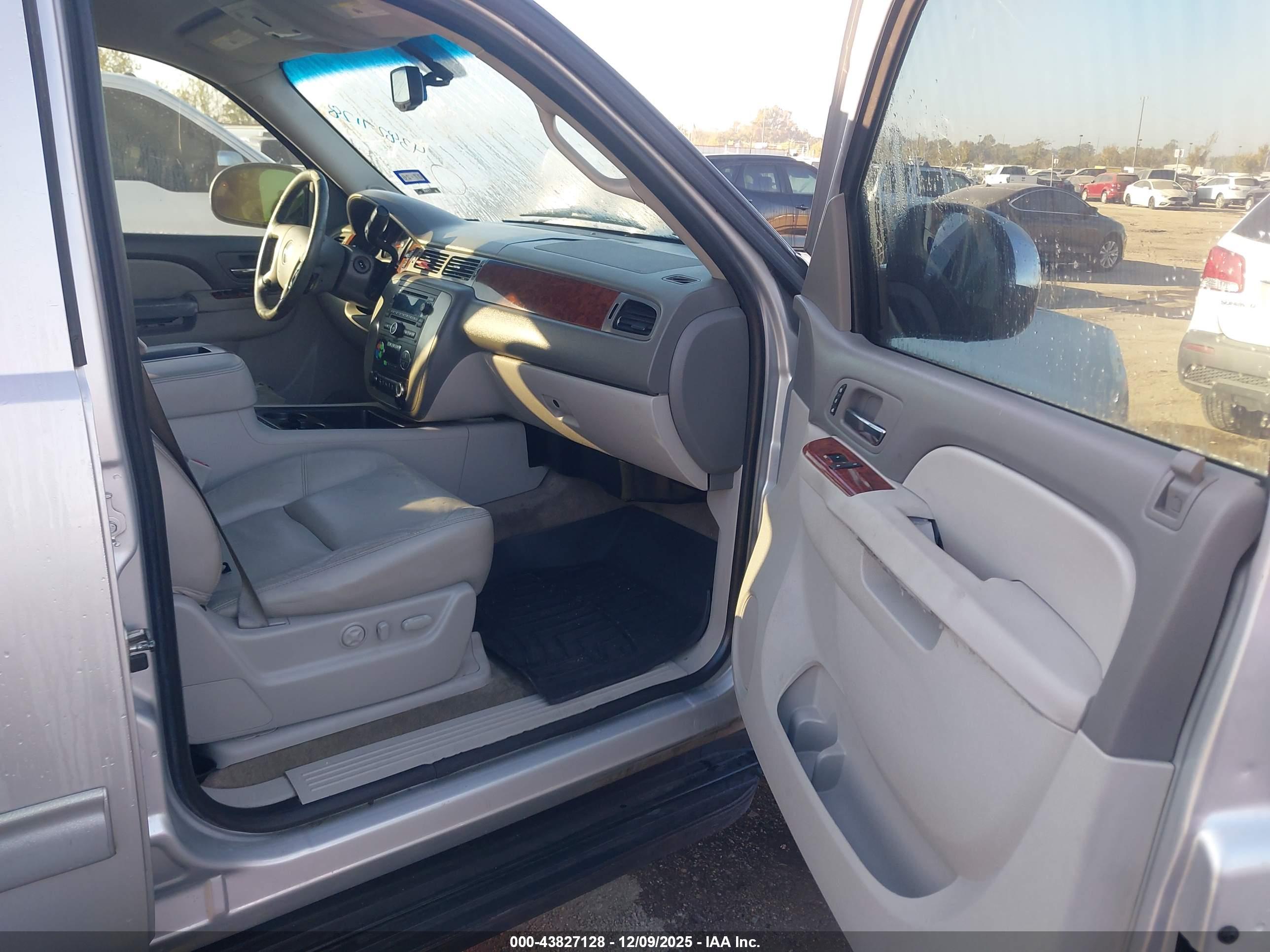 GMC YUKON image 5