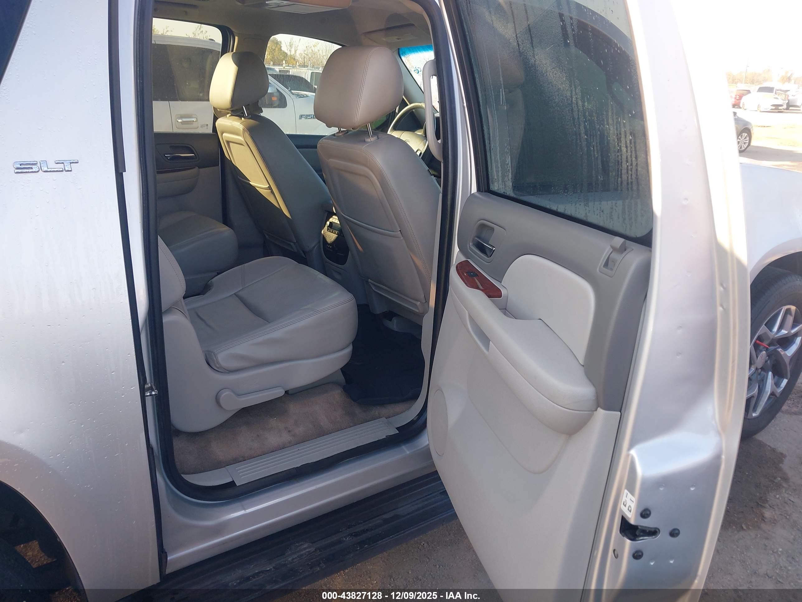 GMC YUKON image 8