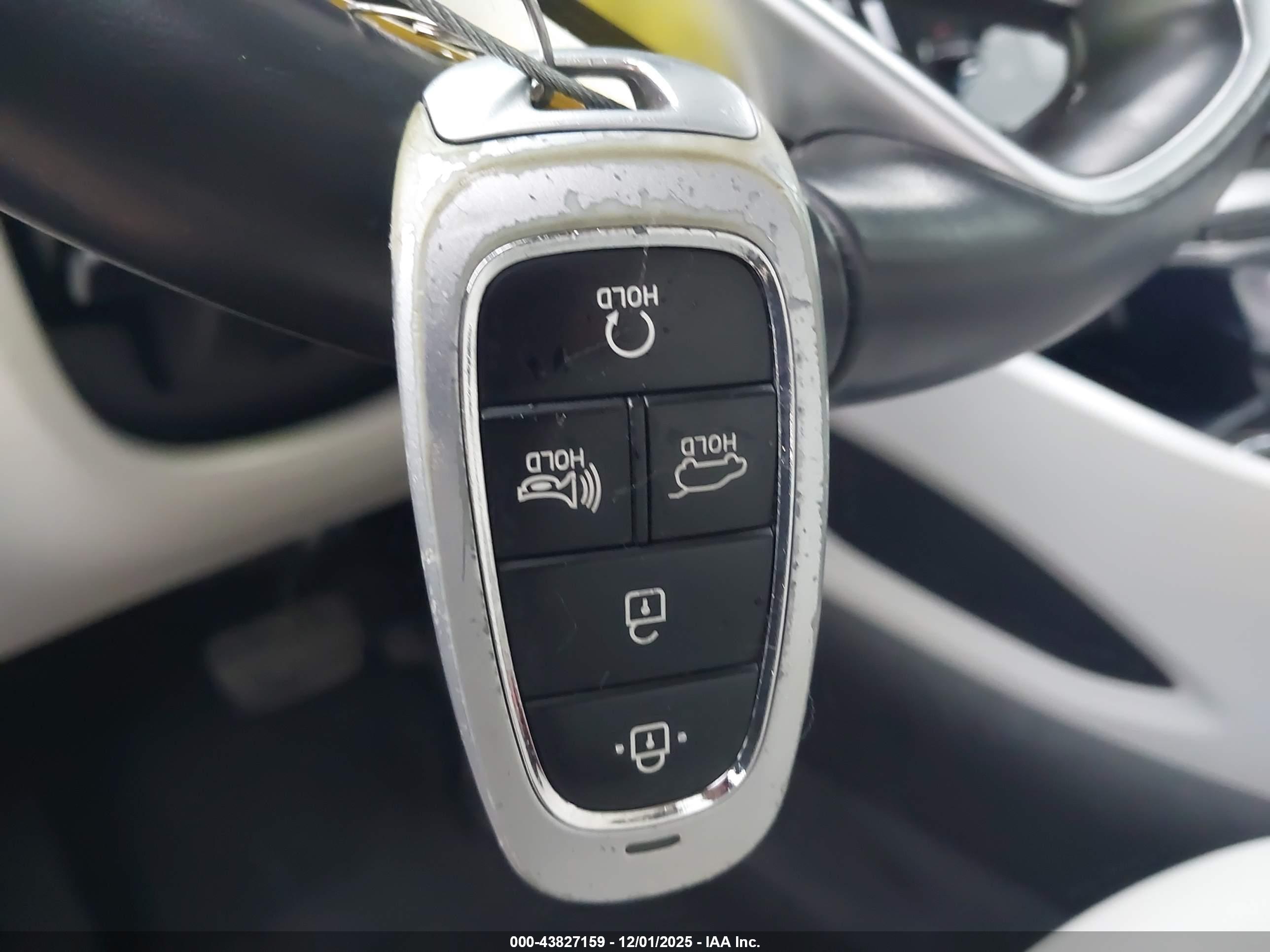 HYUNDAI TUCSON image 11