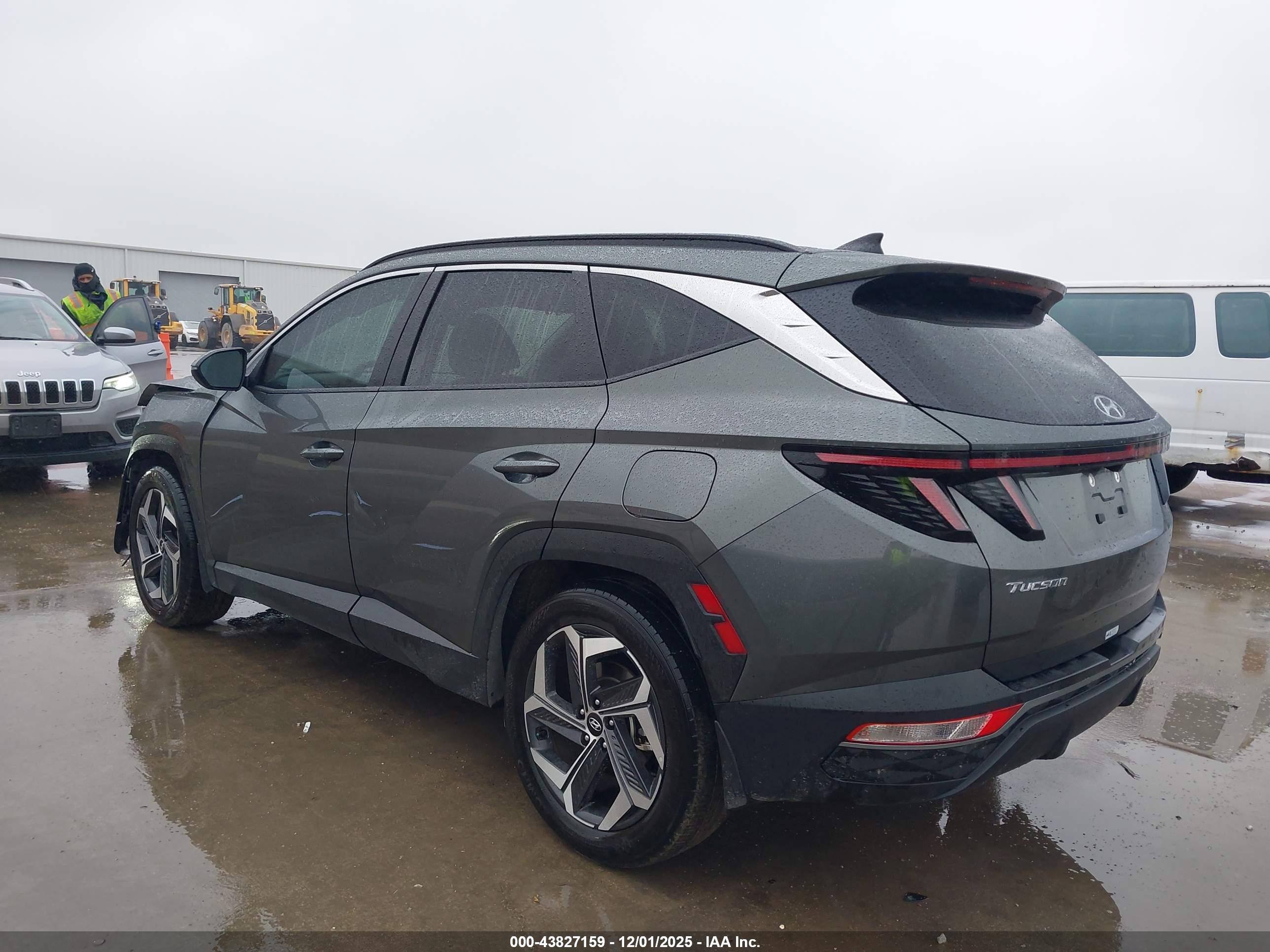 HYUNDAI TUCSON image 3