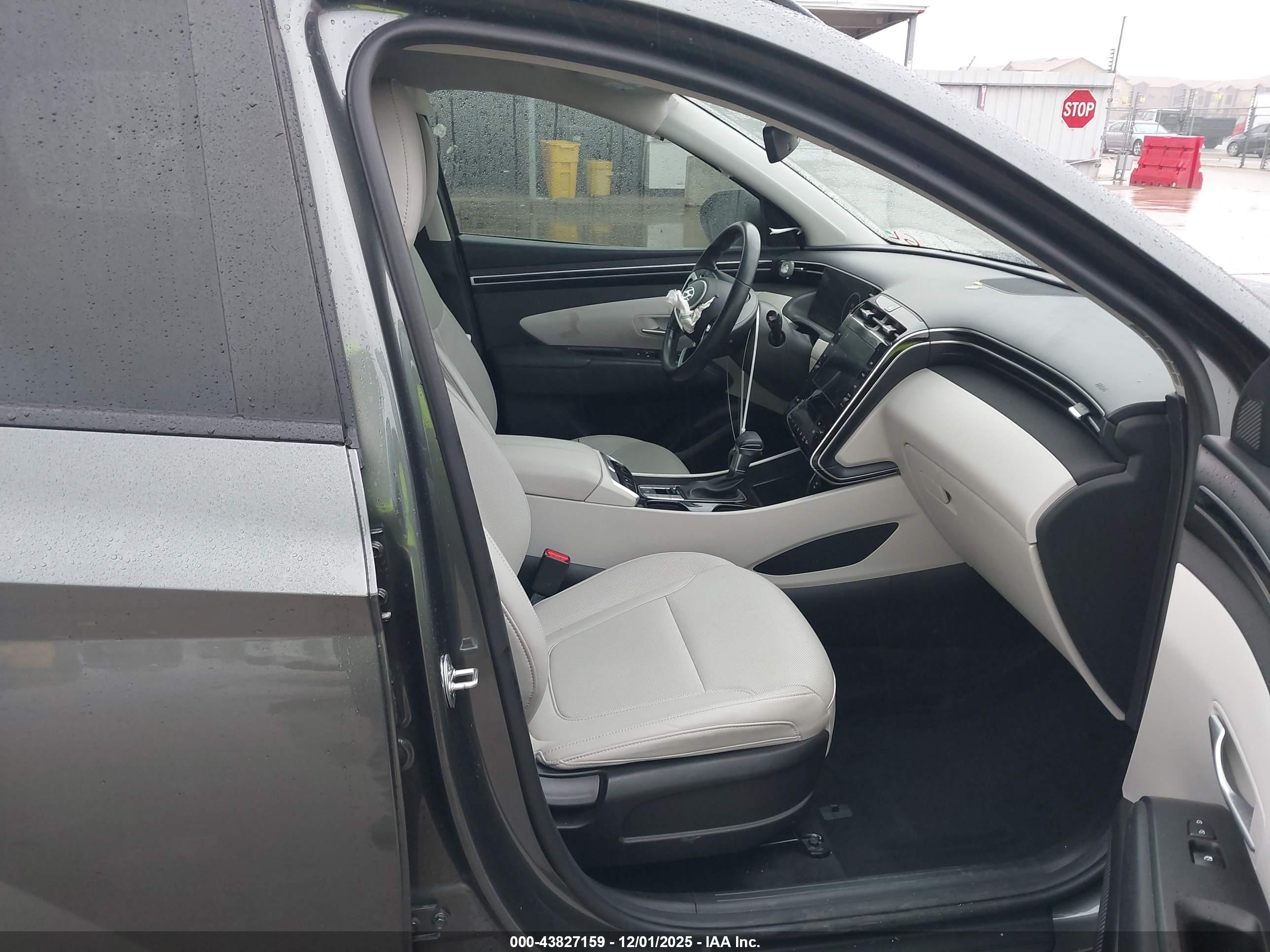 HYUNDAI TUCSON image 5