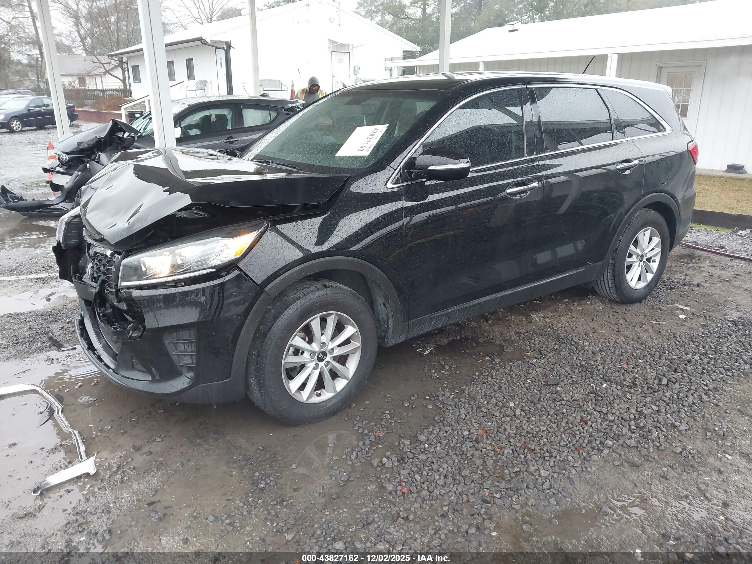 KIA SORENTO image 2