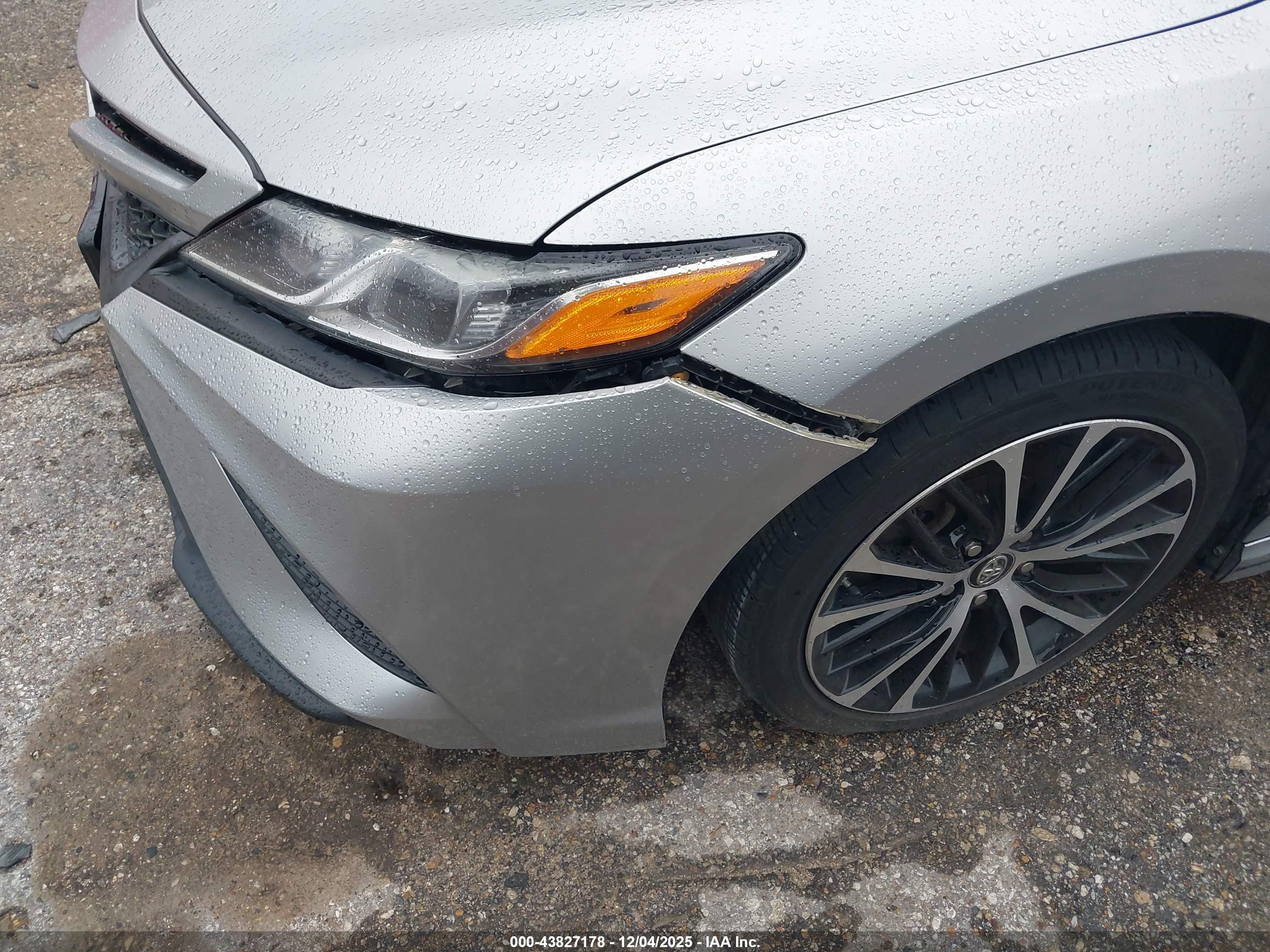 TOYOTA CAMRY image 6