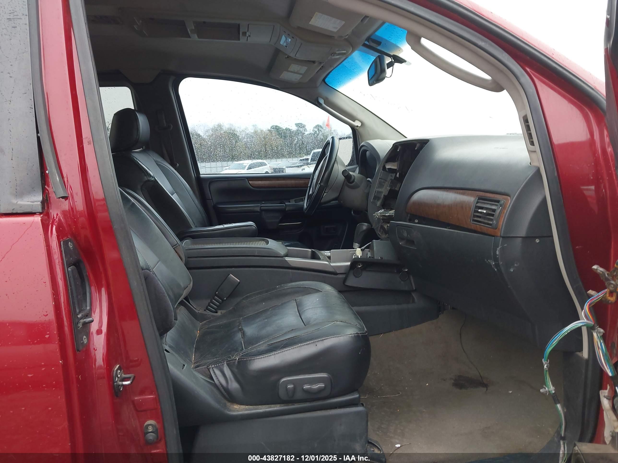NISSAN TITAN image 5