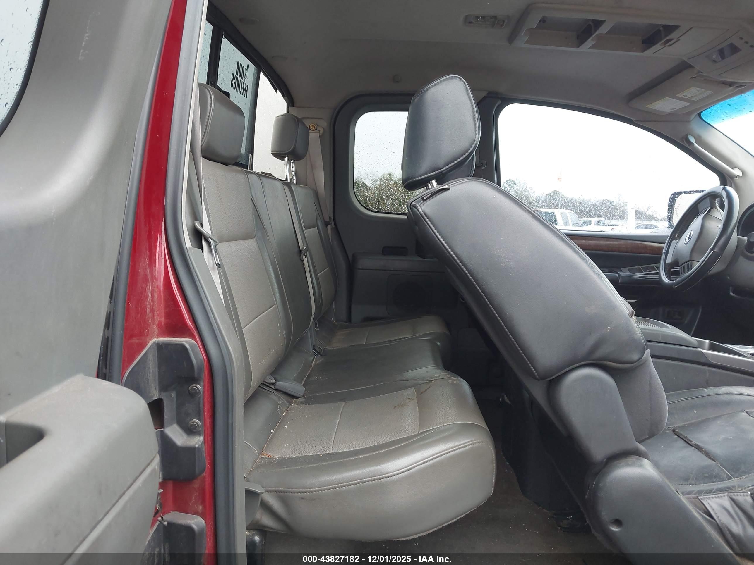 NISSAN TITAN image 8