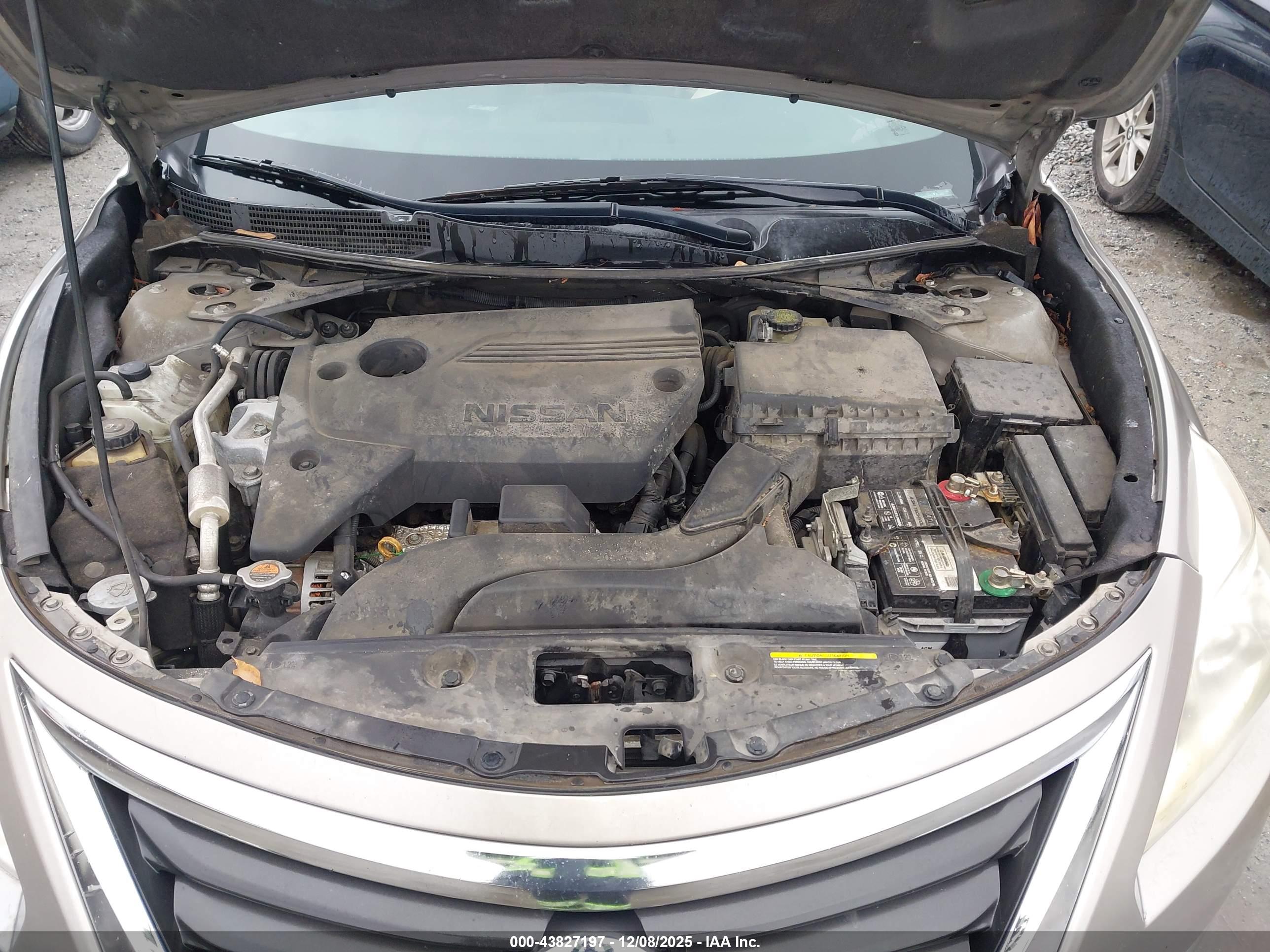 NISSAN ALTIMA image 10