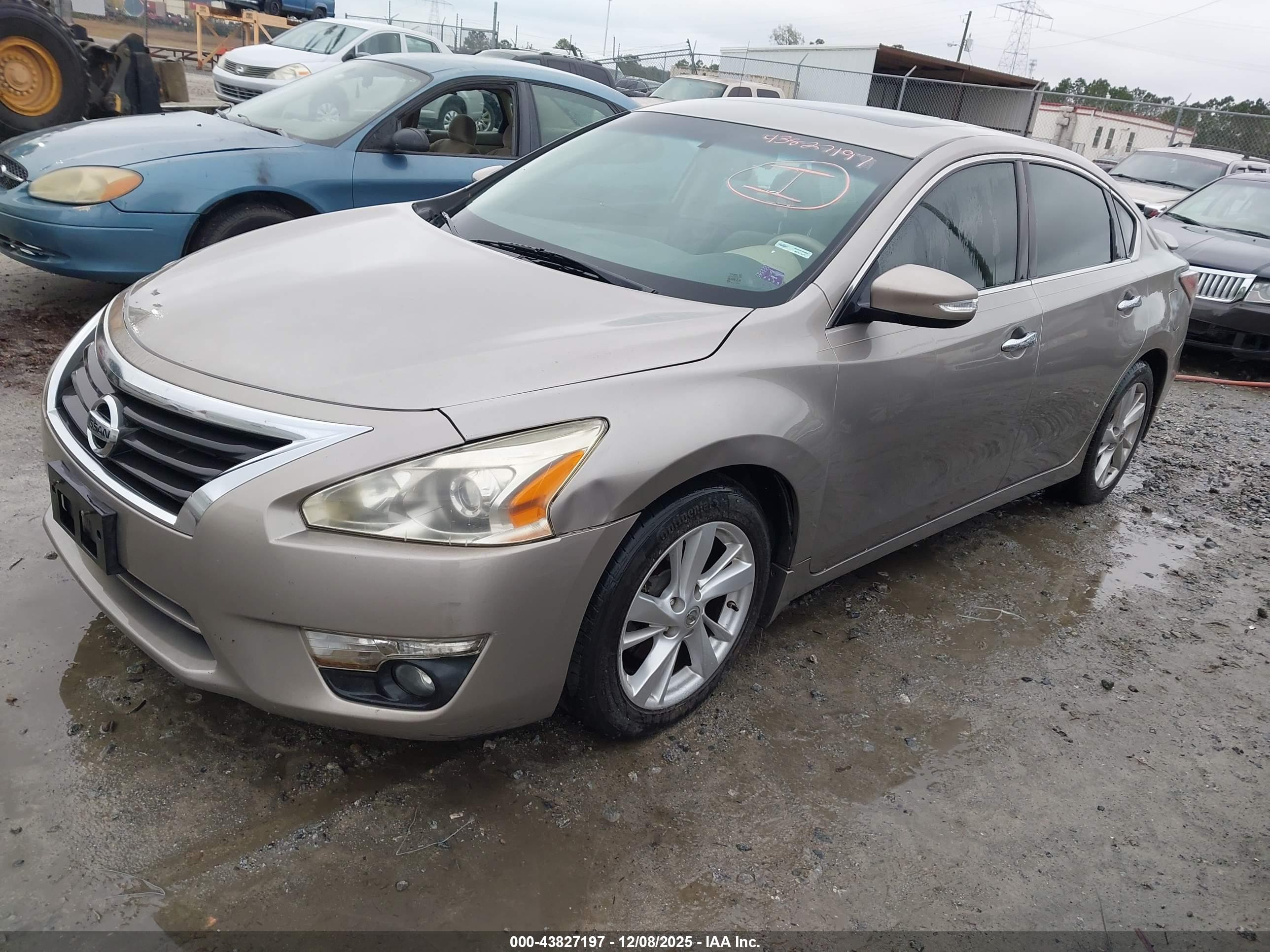 NISSAN ALTIMA image 2