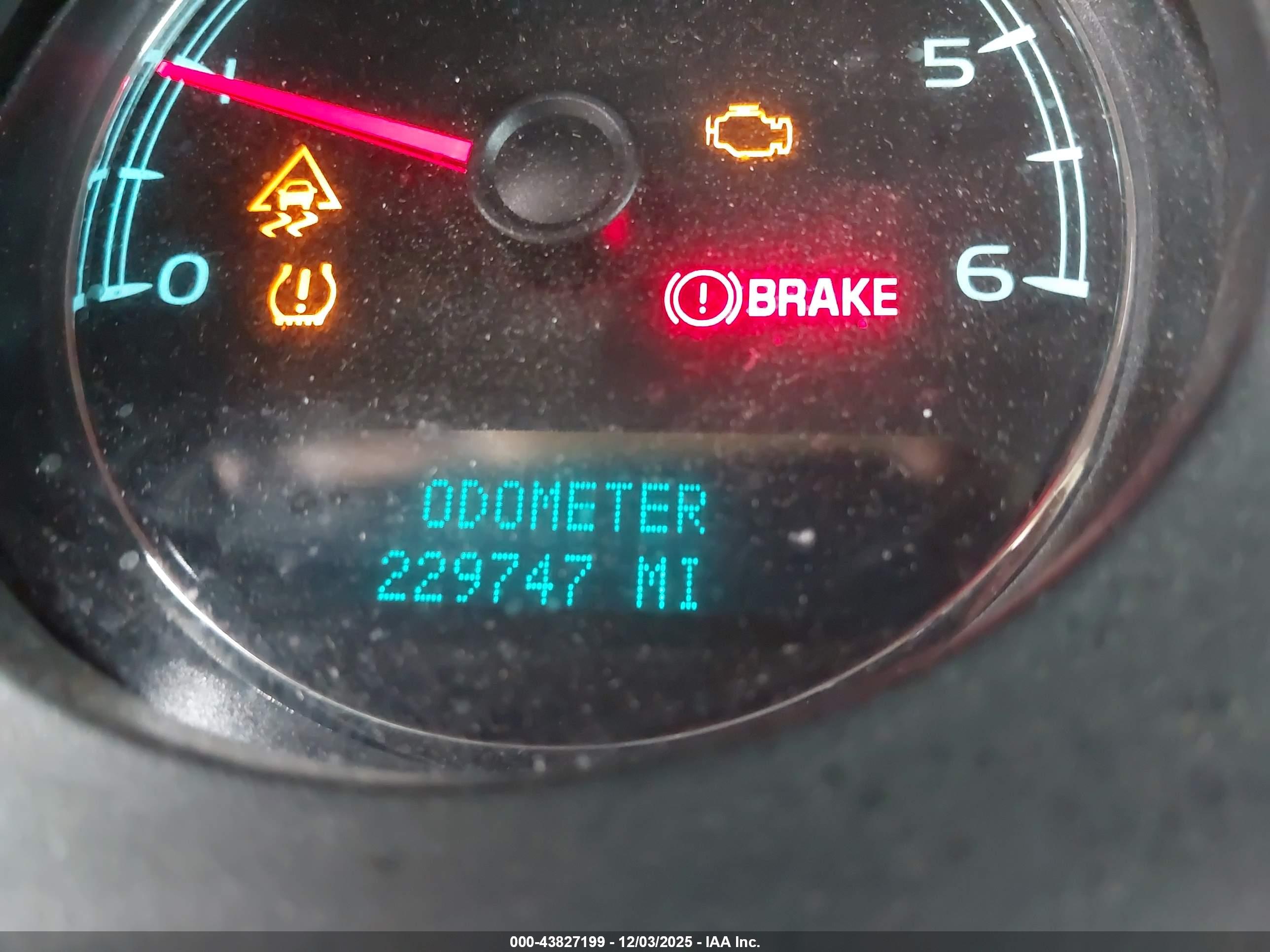 CHEVROLET SUBURBAN image 7