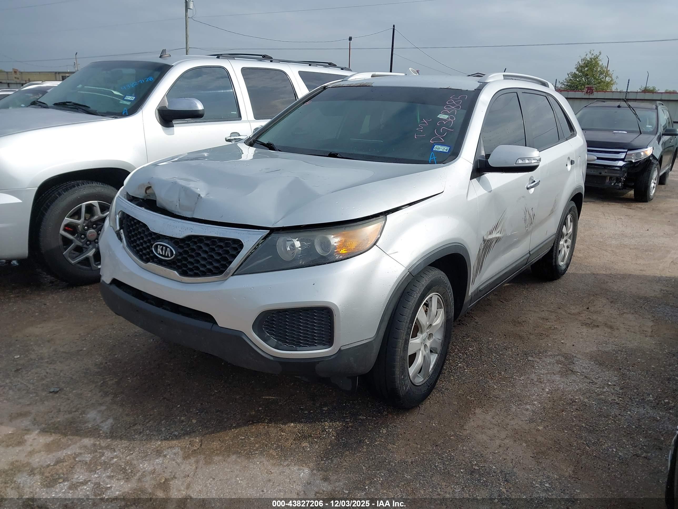 KIA SORENTO image 2