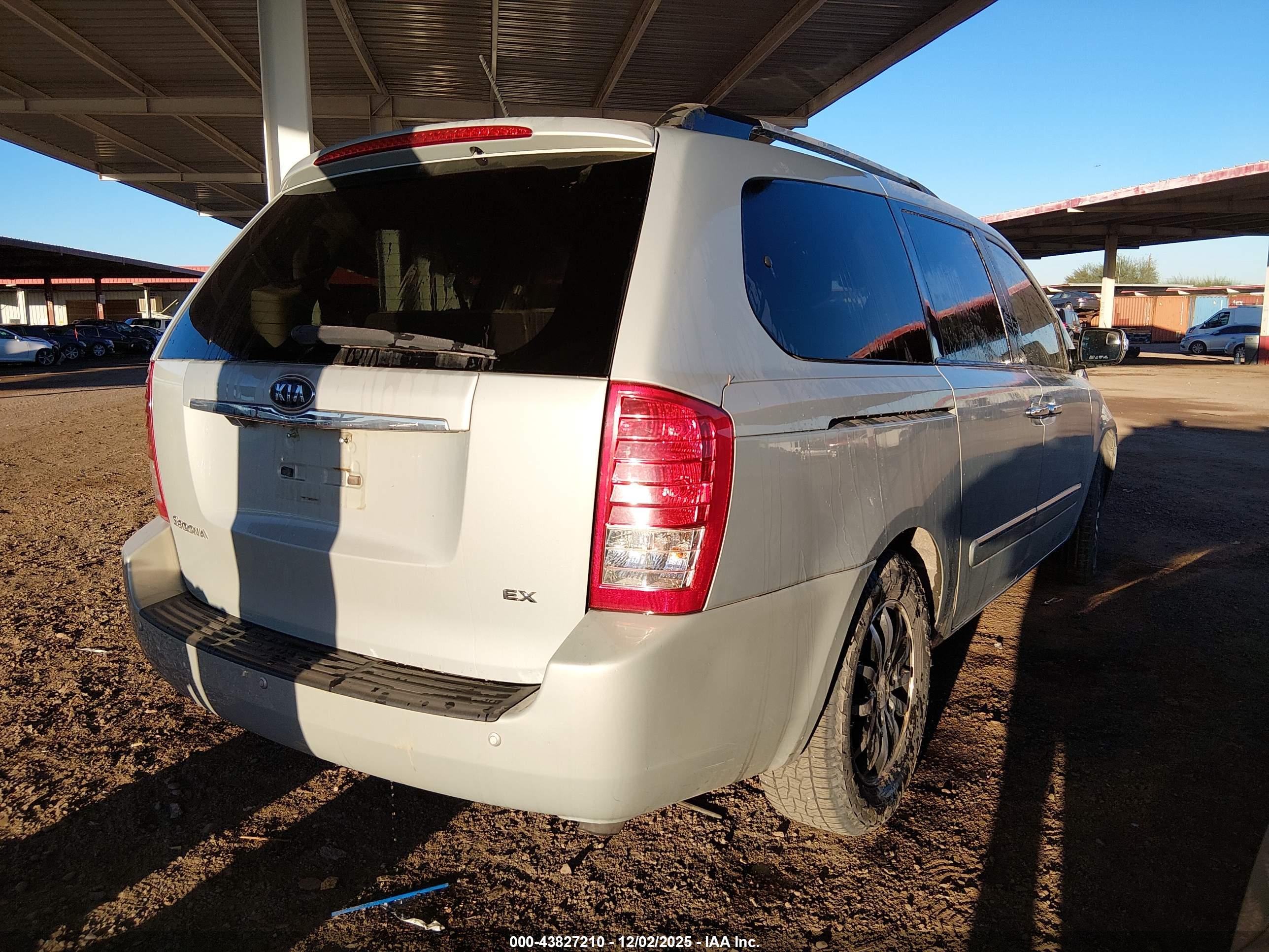 KIA SEDONA image 4