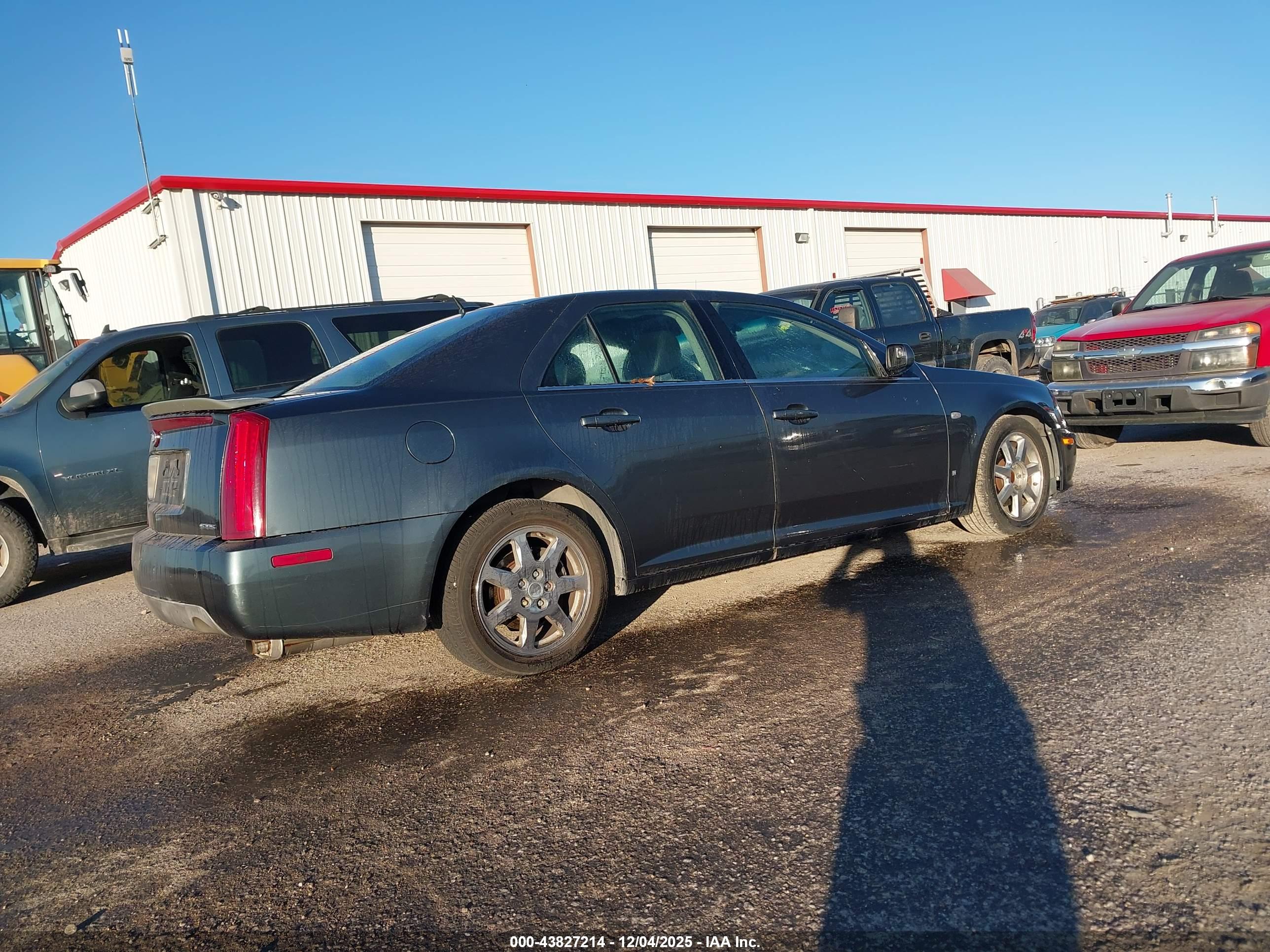 CADILLAC STS image 4