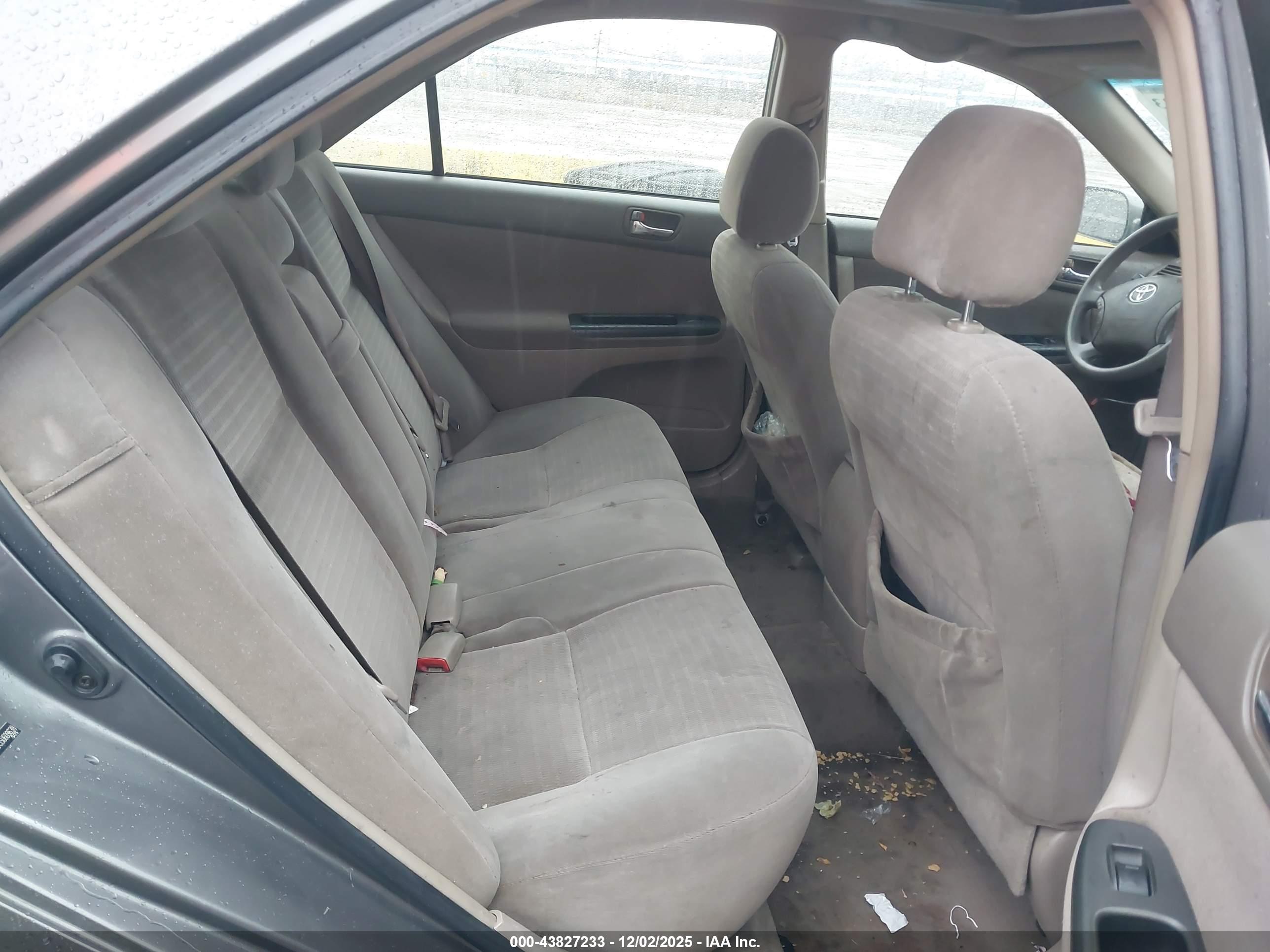 TOYOTA CAMRY image 8