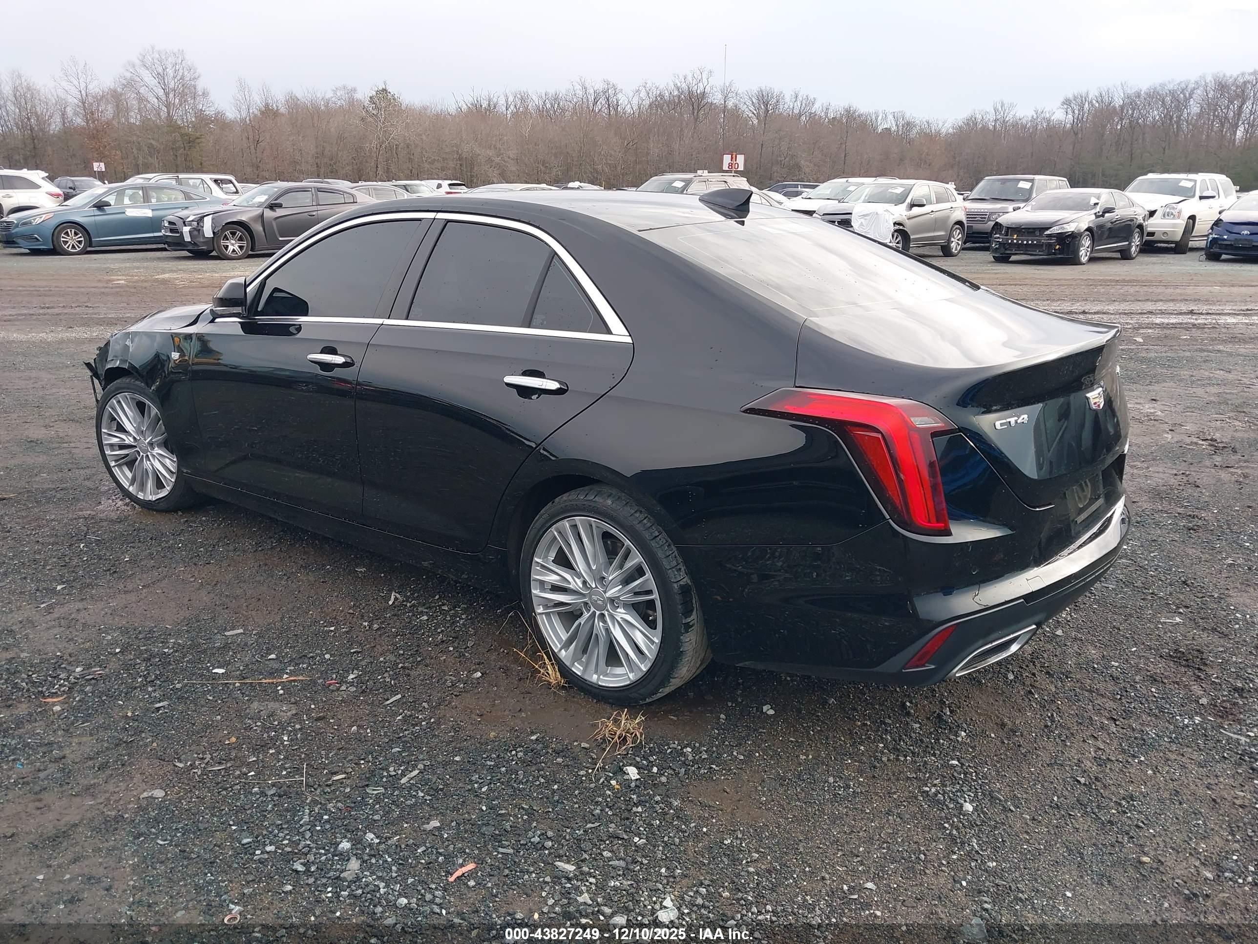 CADILLAC CT4 image 3