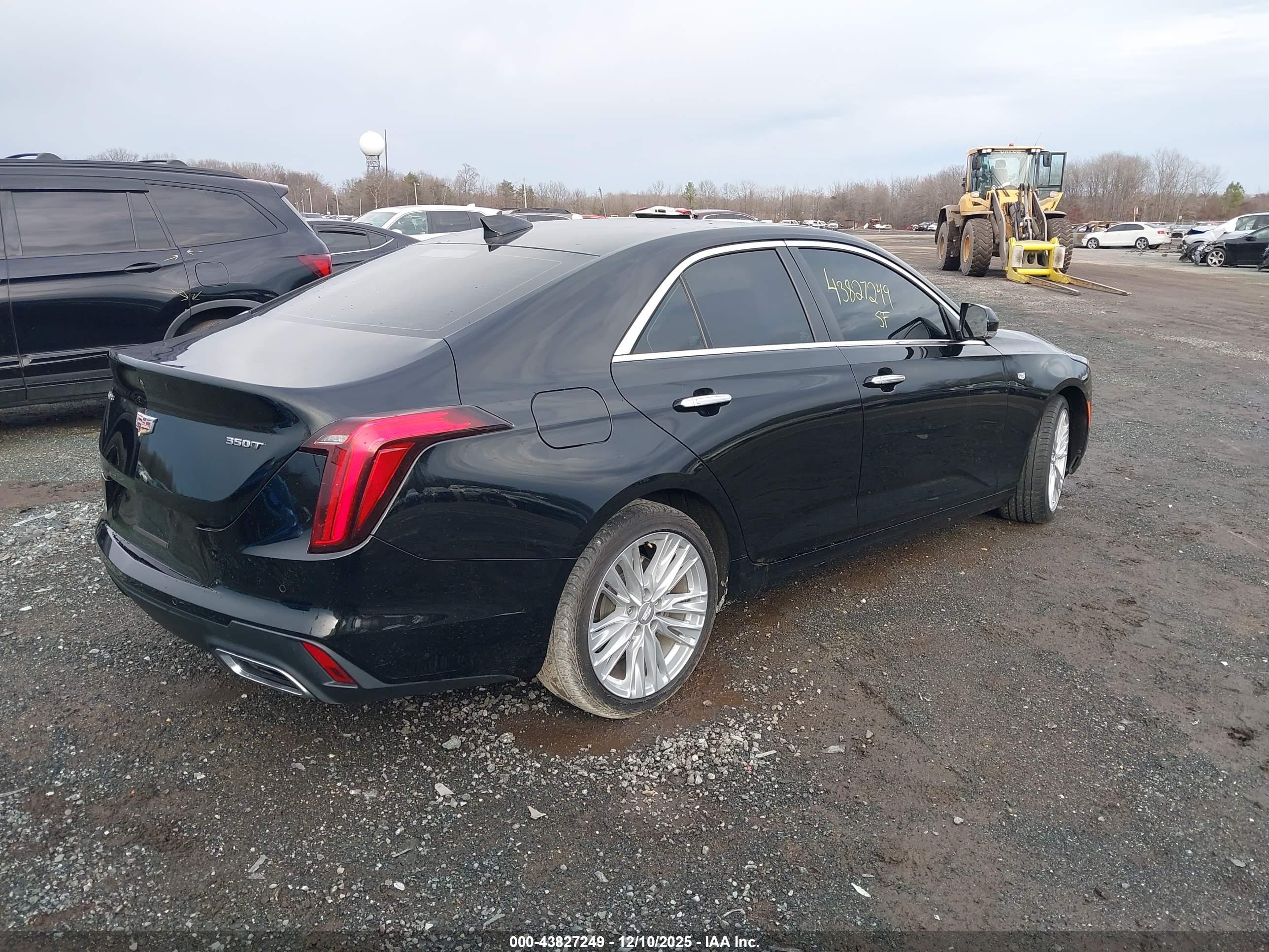 CADILLAC CT4 image 4