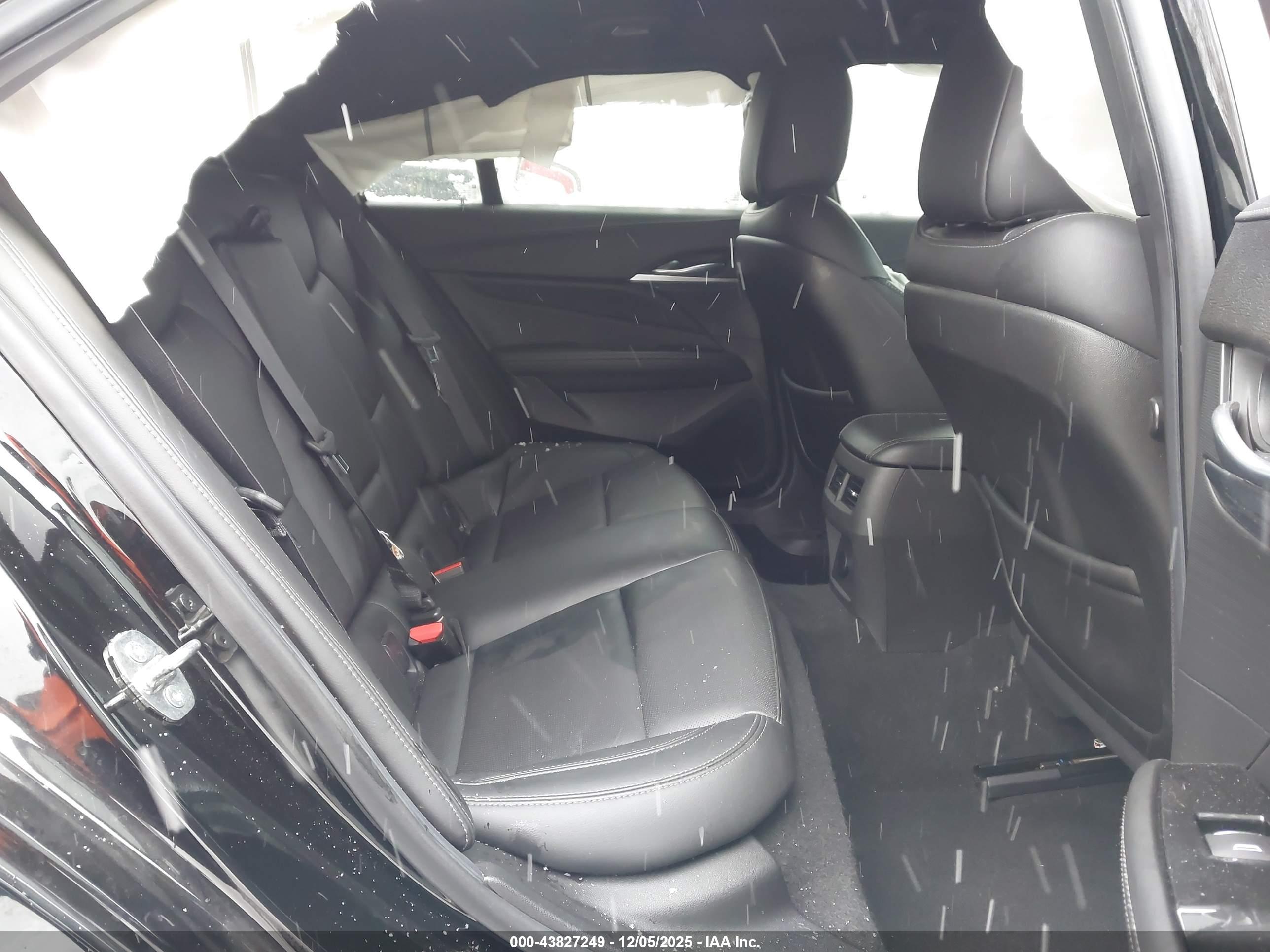CADILLAC CT4 image 8