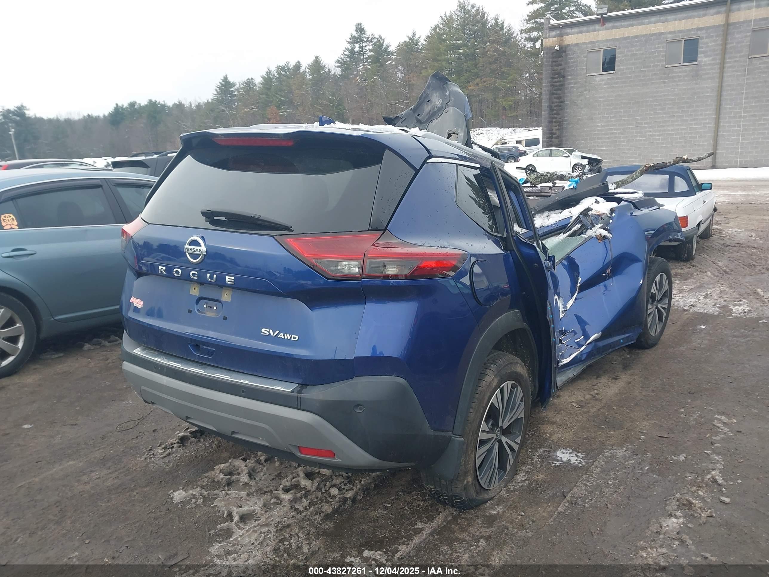 NISSAN ROGUE image 4