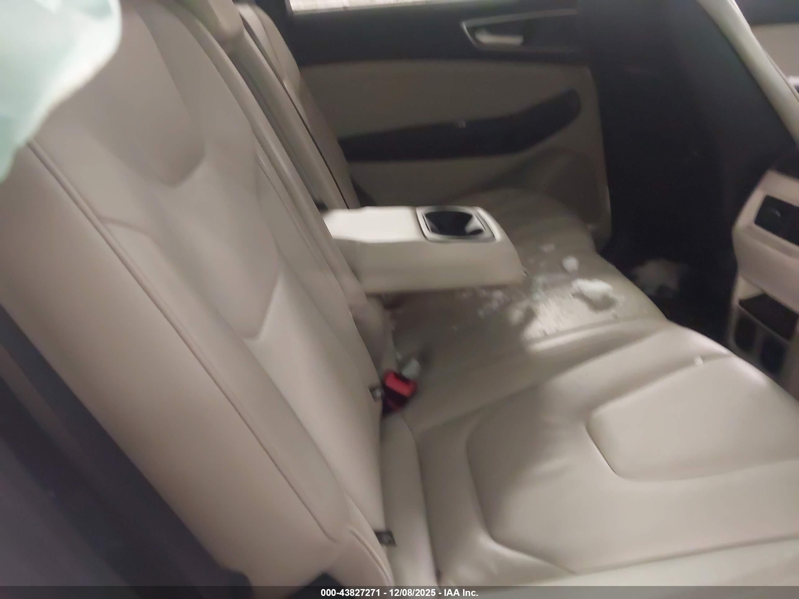 FORD EDGE image 8