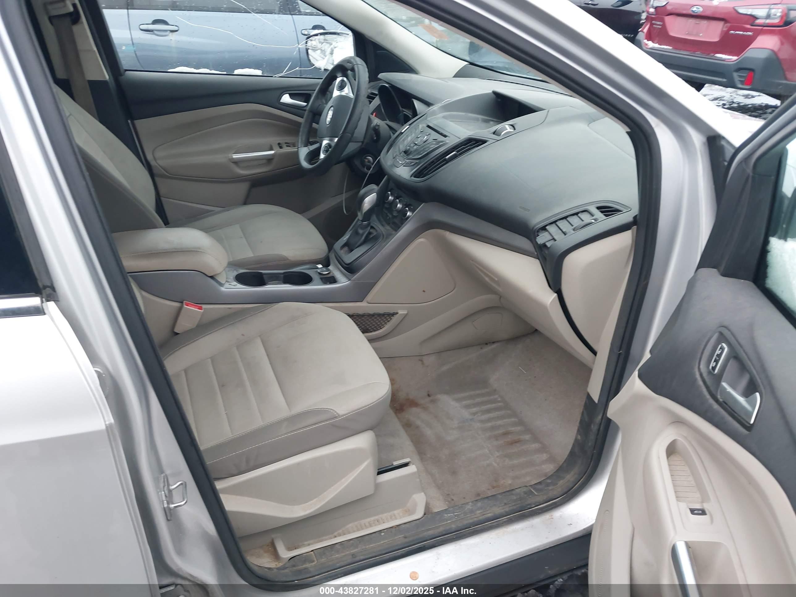 FORD ESCAPE image 5