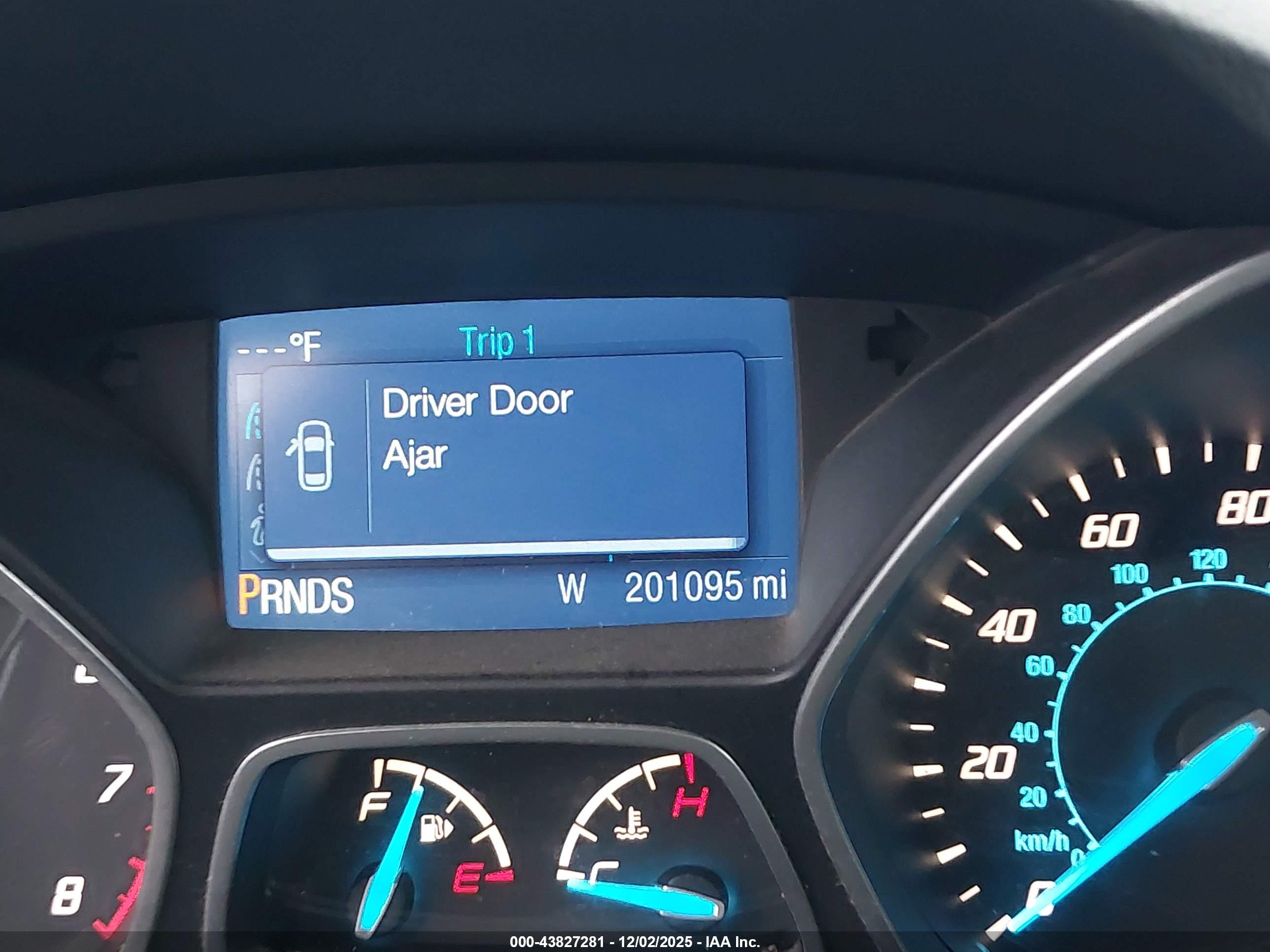 FORD ESCAPE image 7