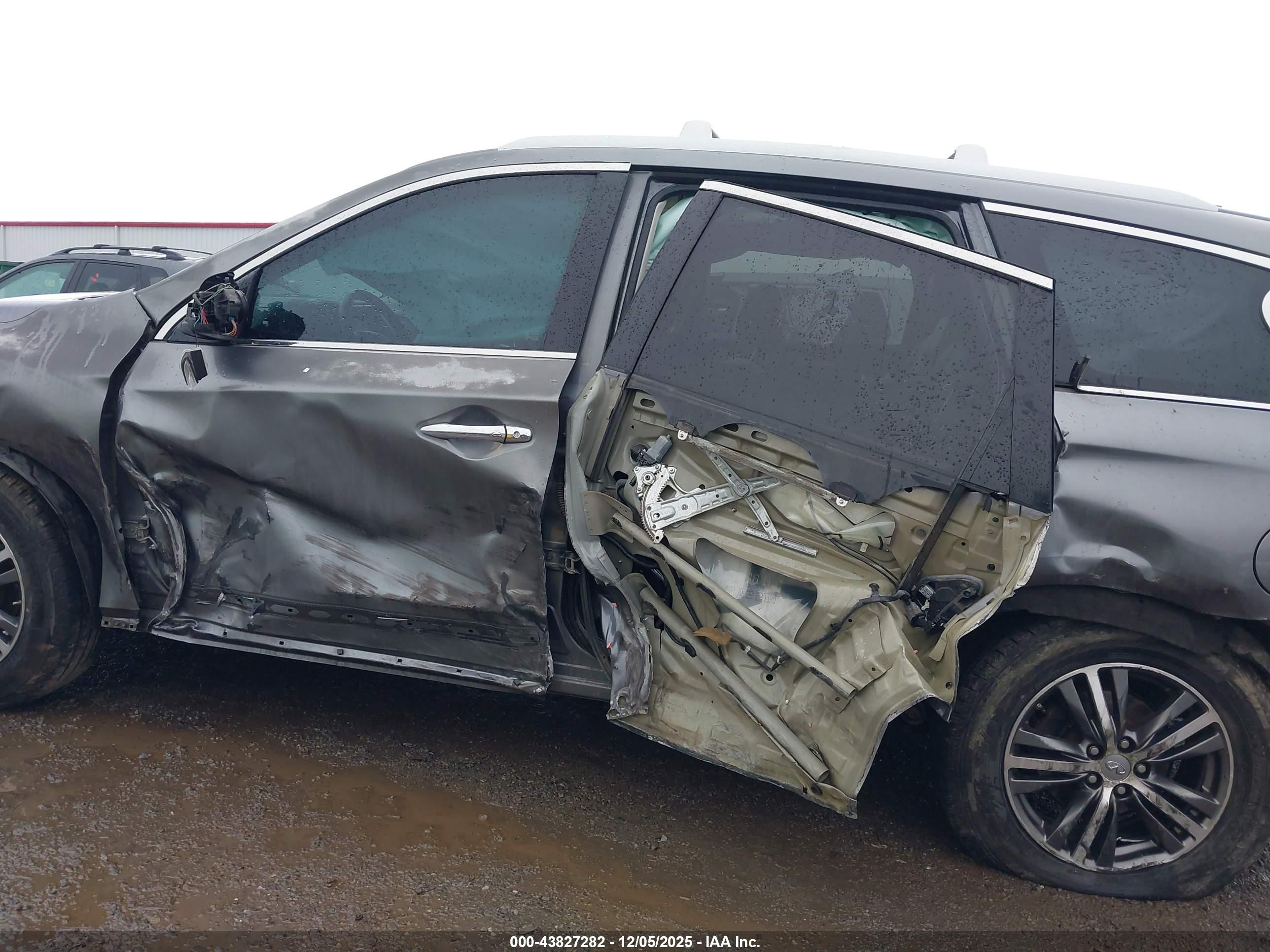 INFINITI QX60 image 6