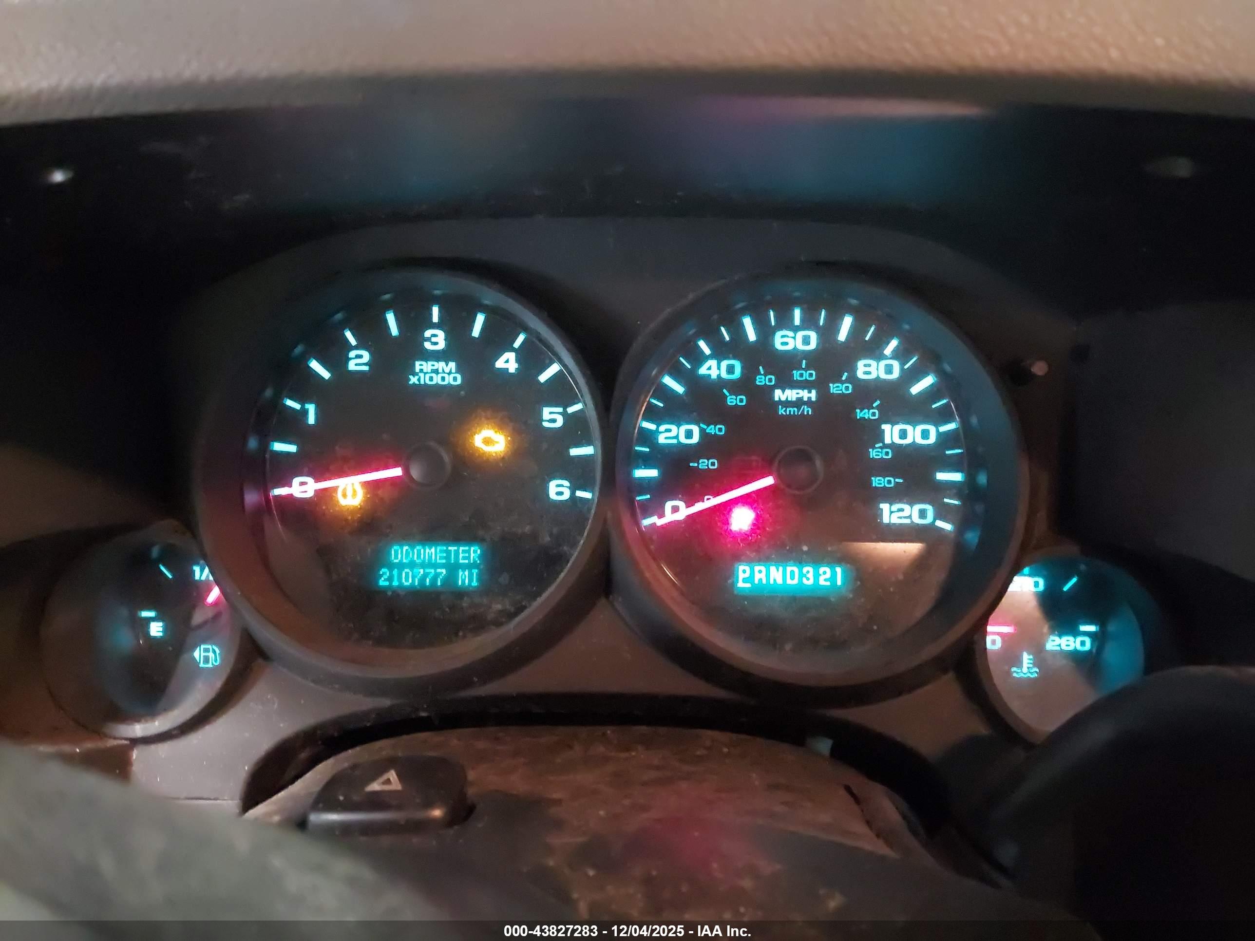 CHEVROLET SILVERADO image 7