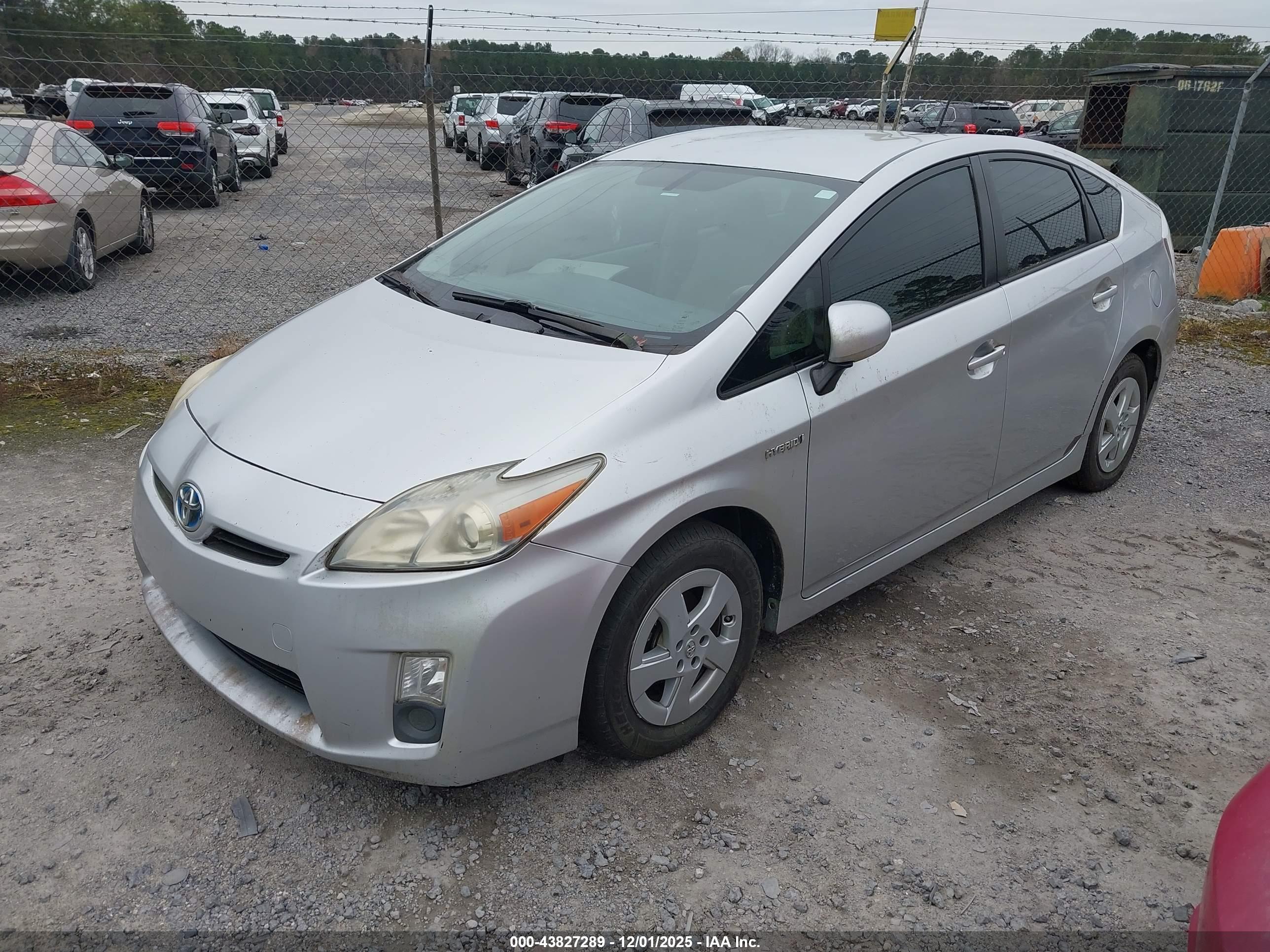 TOYOTA PRIUS image 2