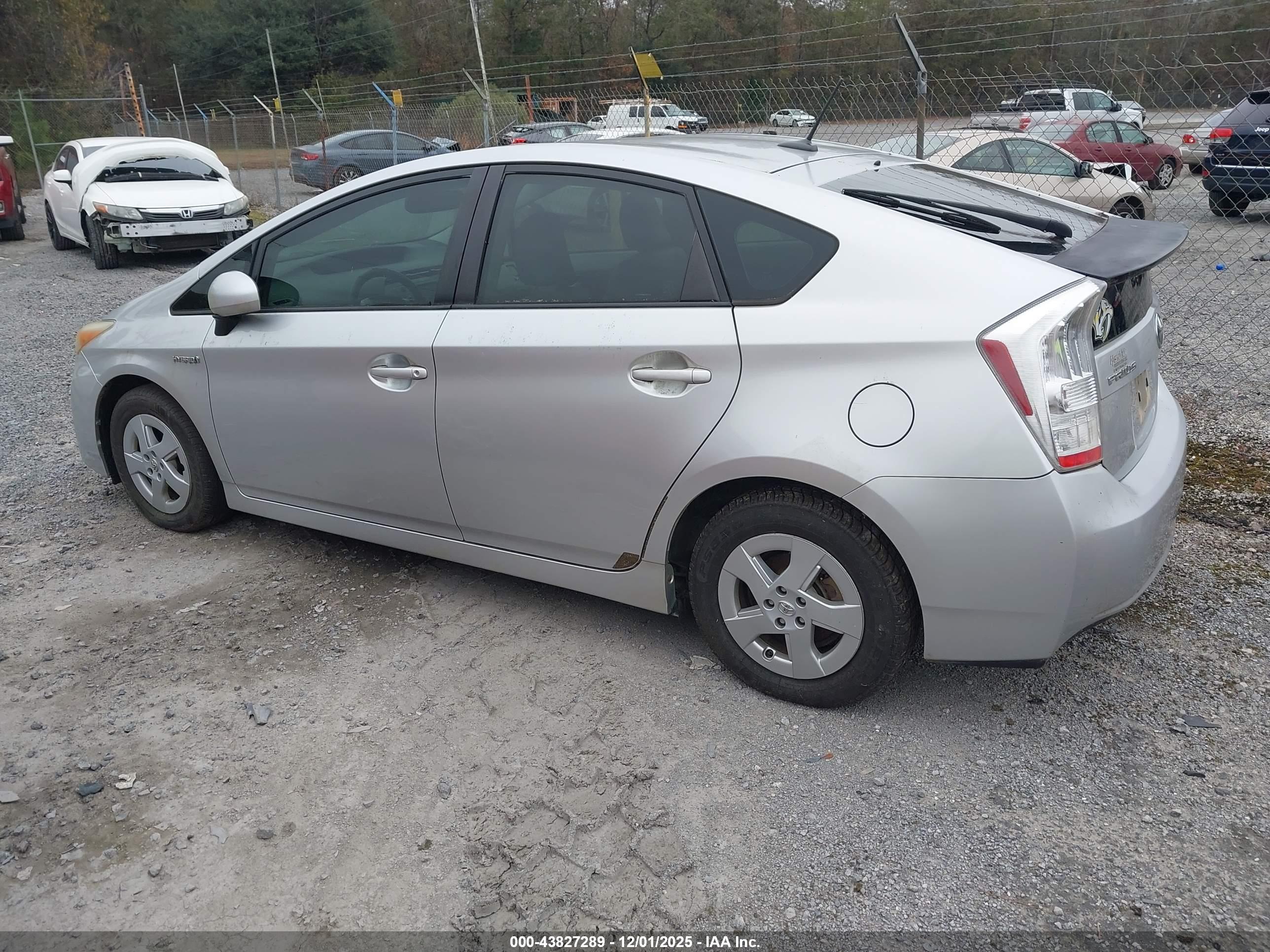 TOYOTA PRIUS image 3