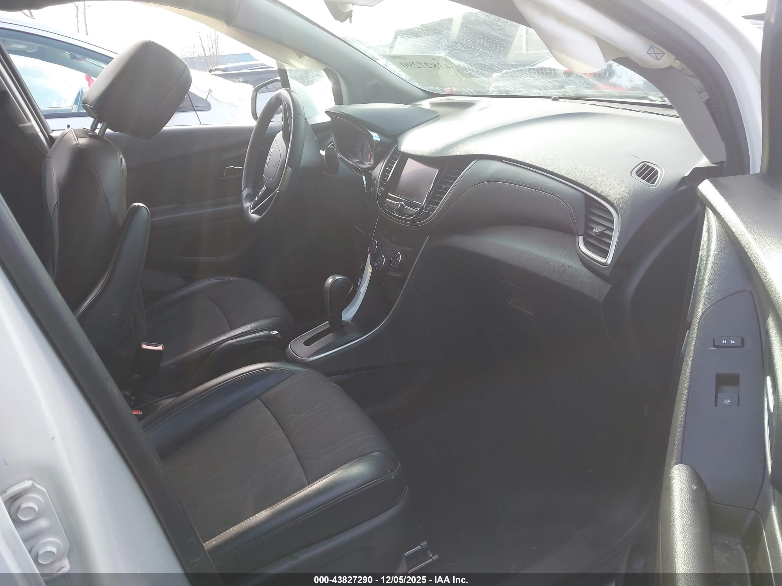 CHEVROLET TRAX image 5