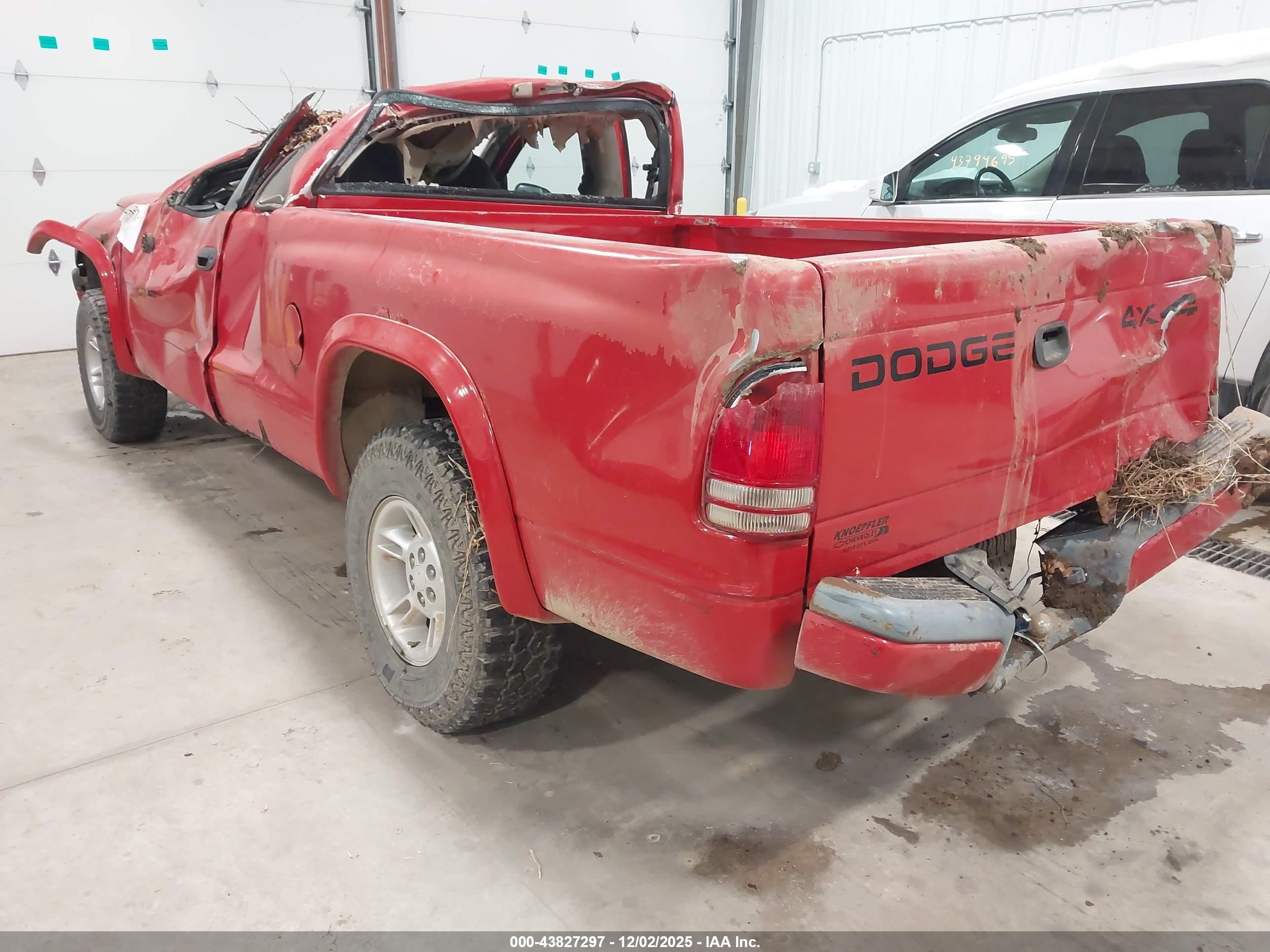 DODGE DAKOTA image 3