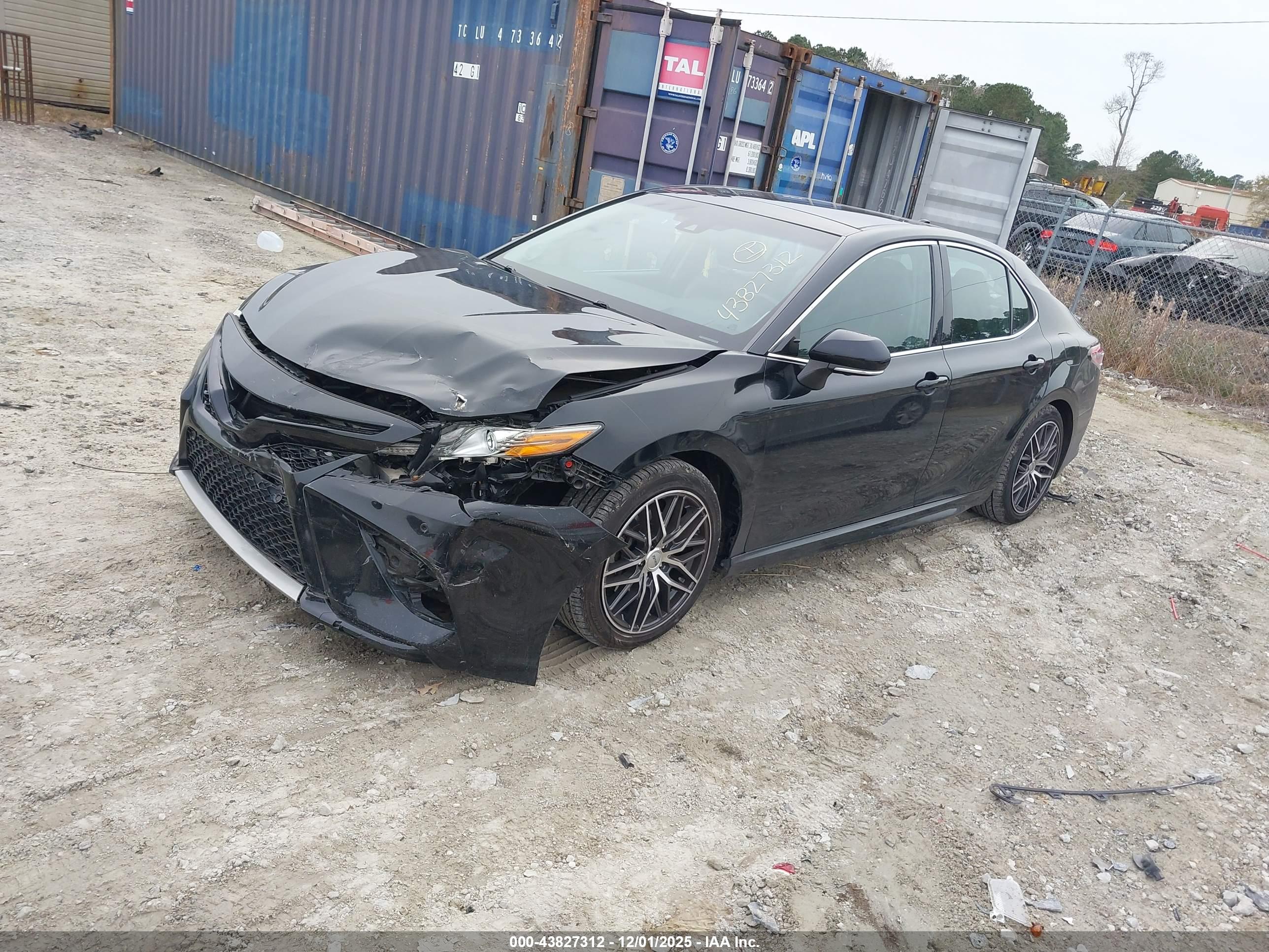 TOYOTA CAMRY image 2