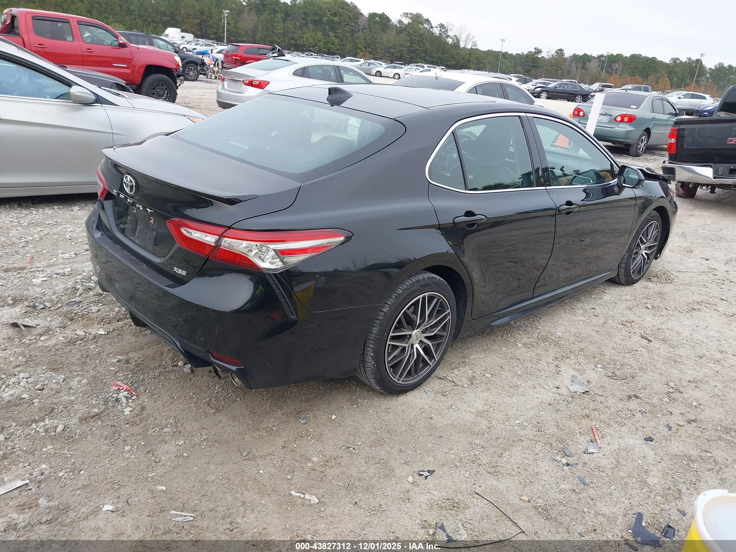 TOYOTA CAMRY image 4