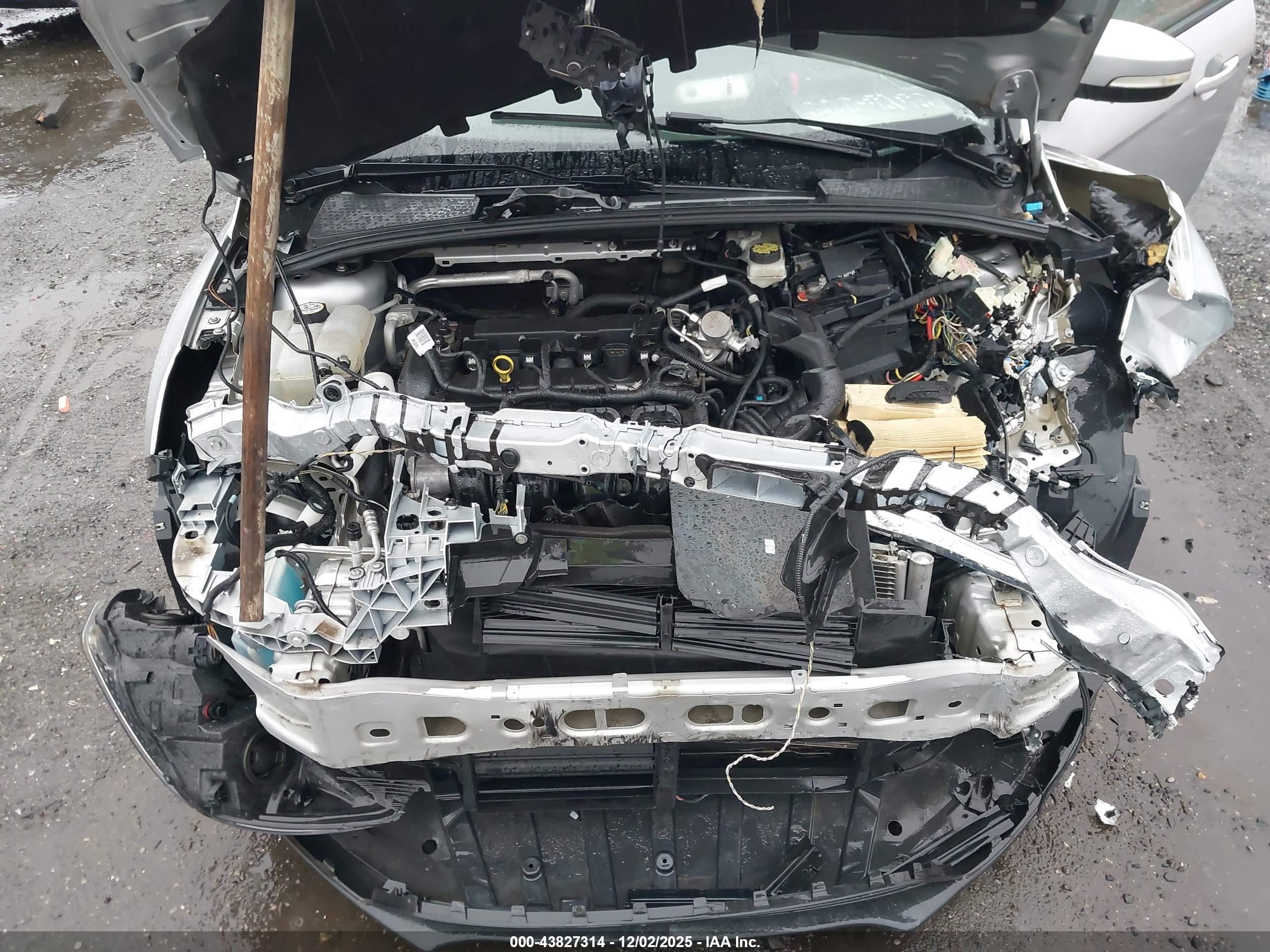 FORD FOCUS image 10