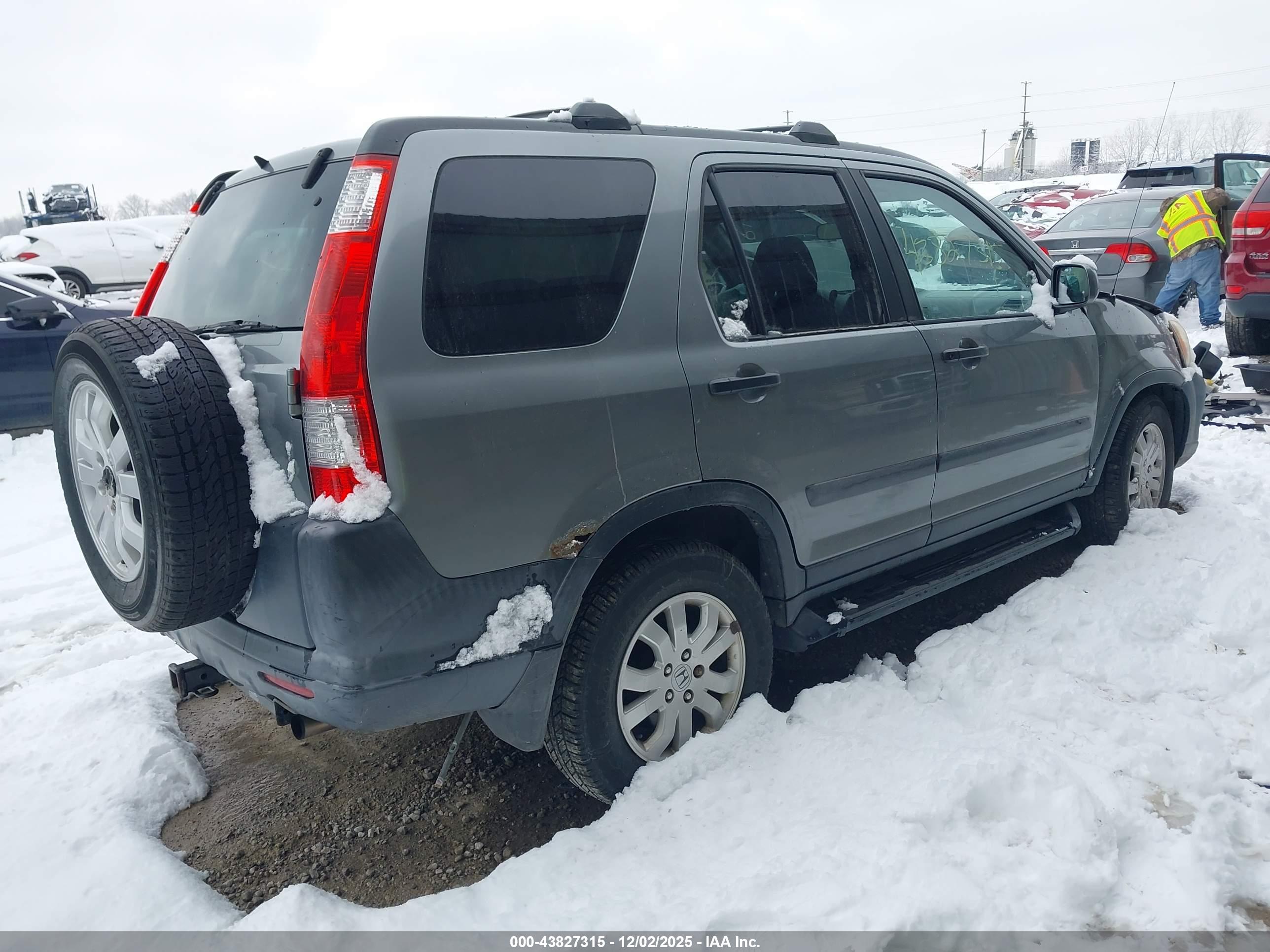 HONDA CR-V image 4