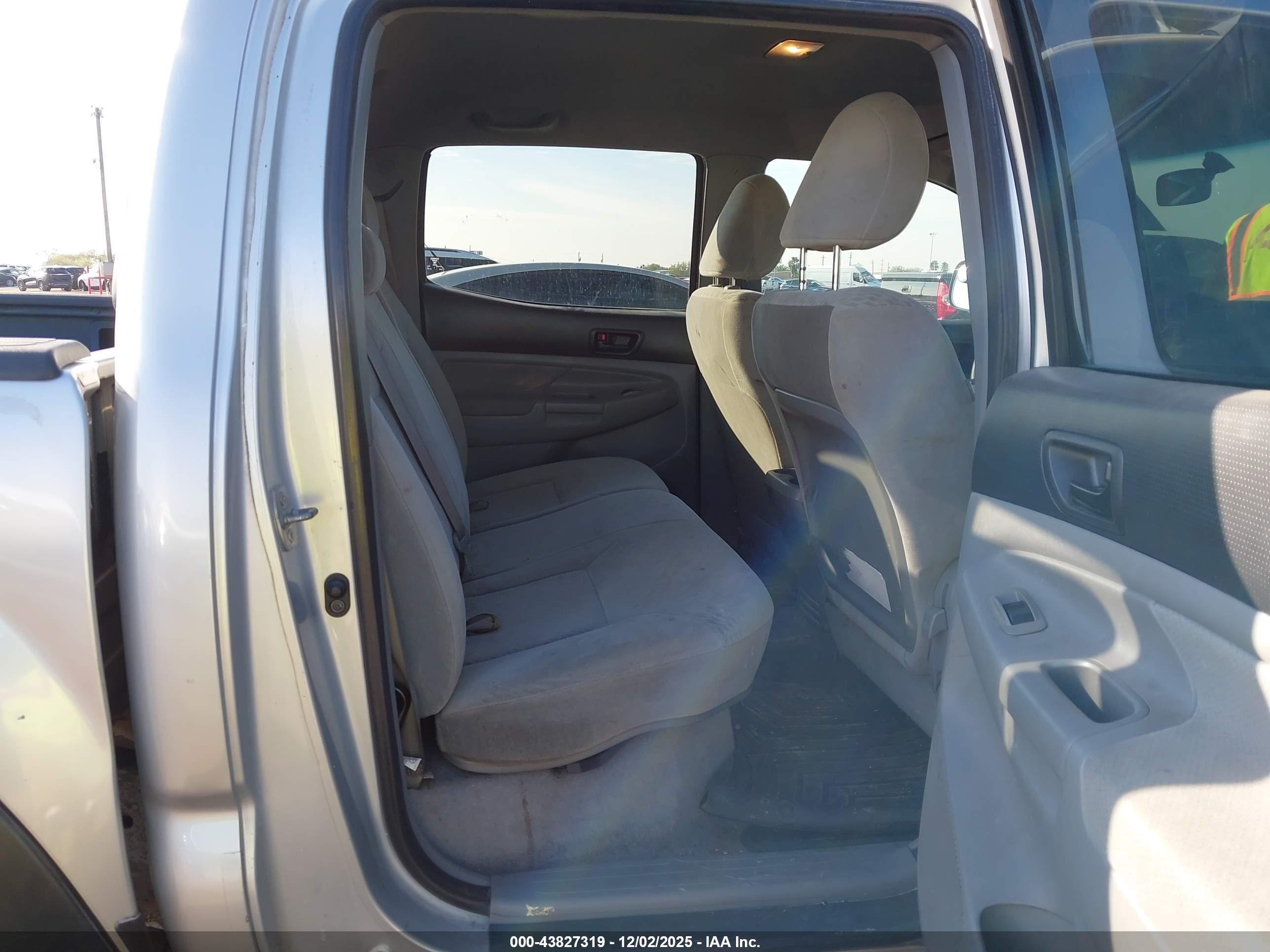 TOYOTA TACOMA image 8