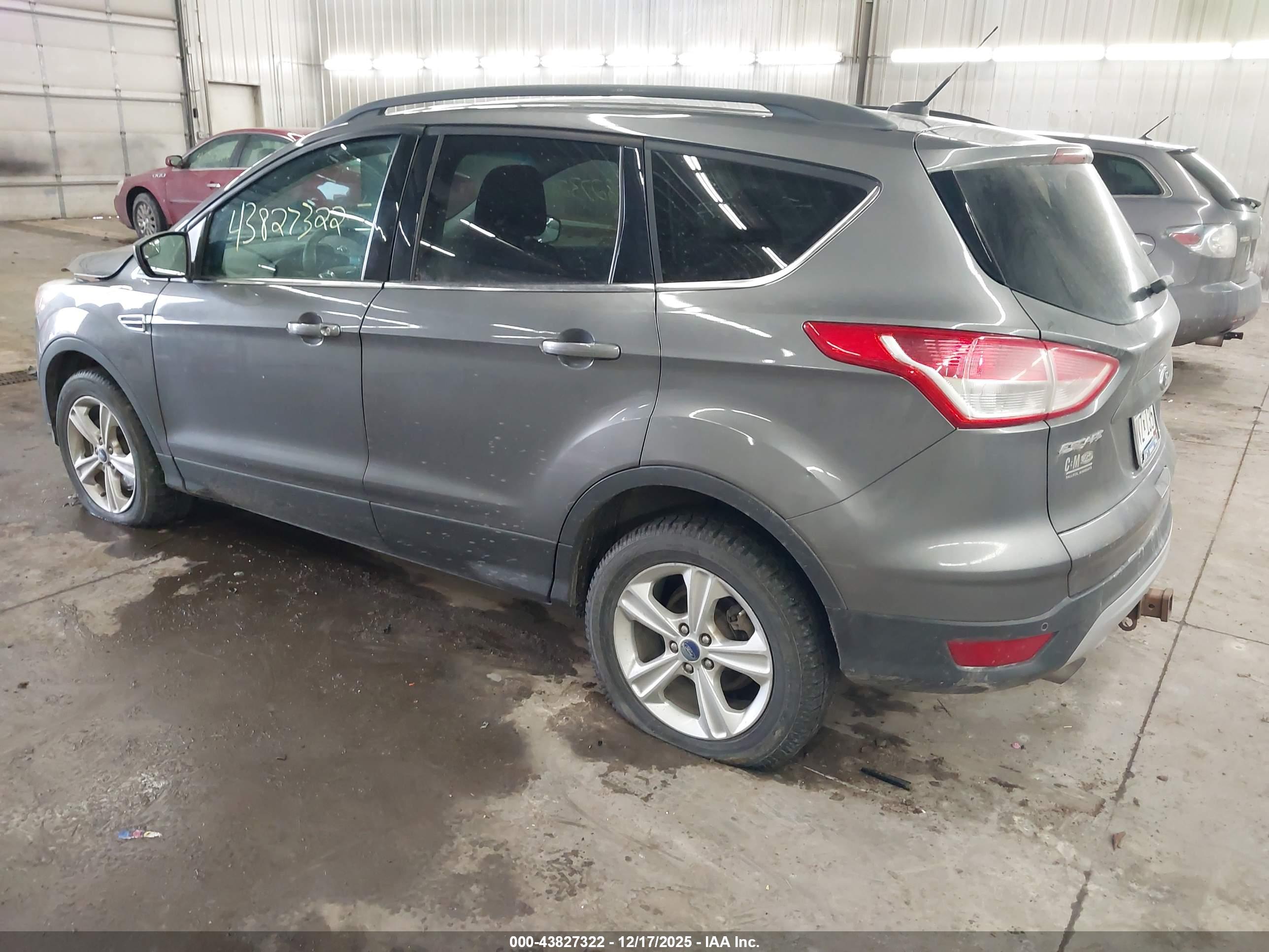 FORD ESCAPE image 3
