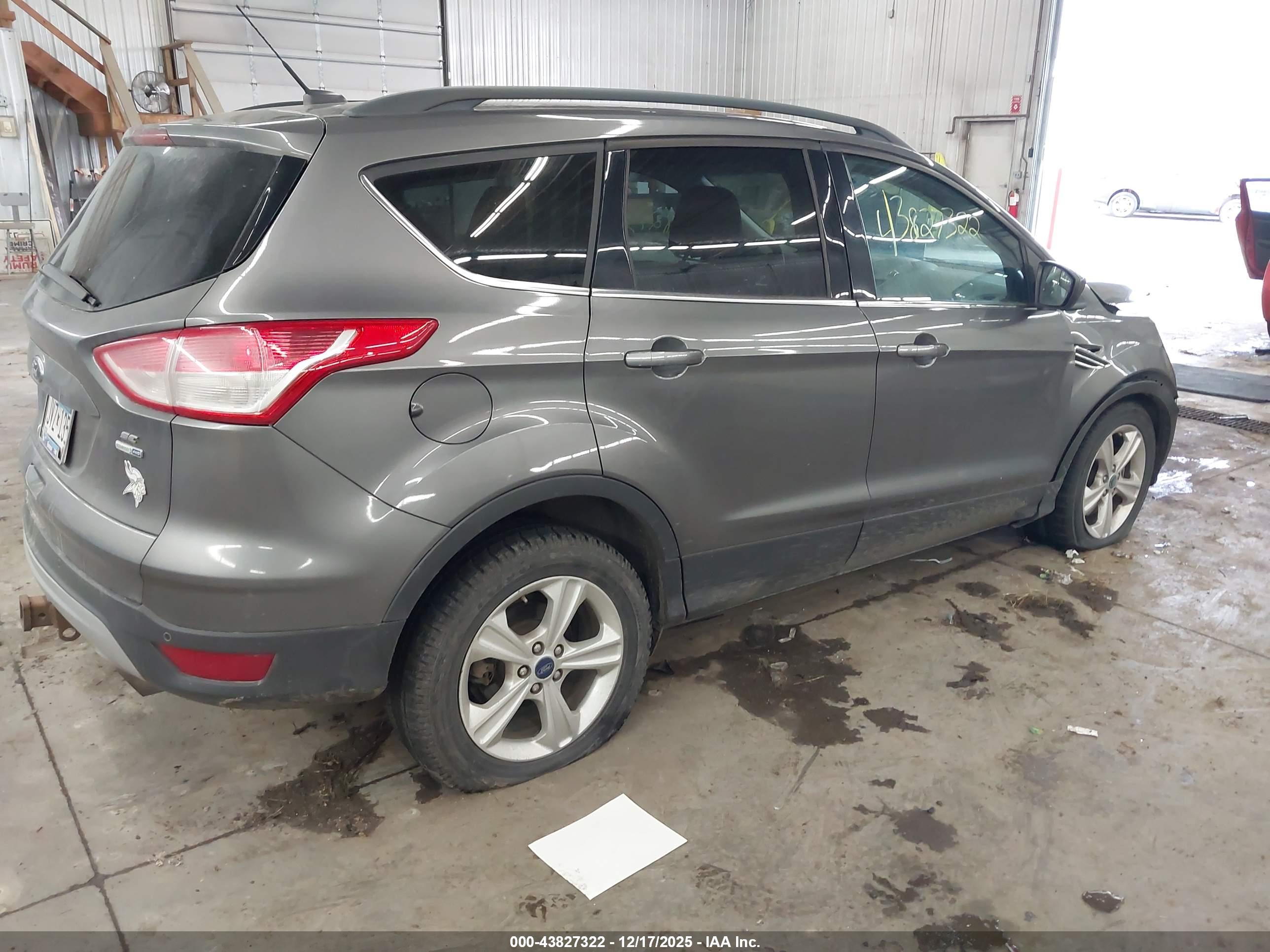 FORD ESCAPE image 4
