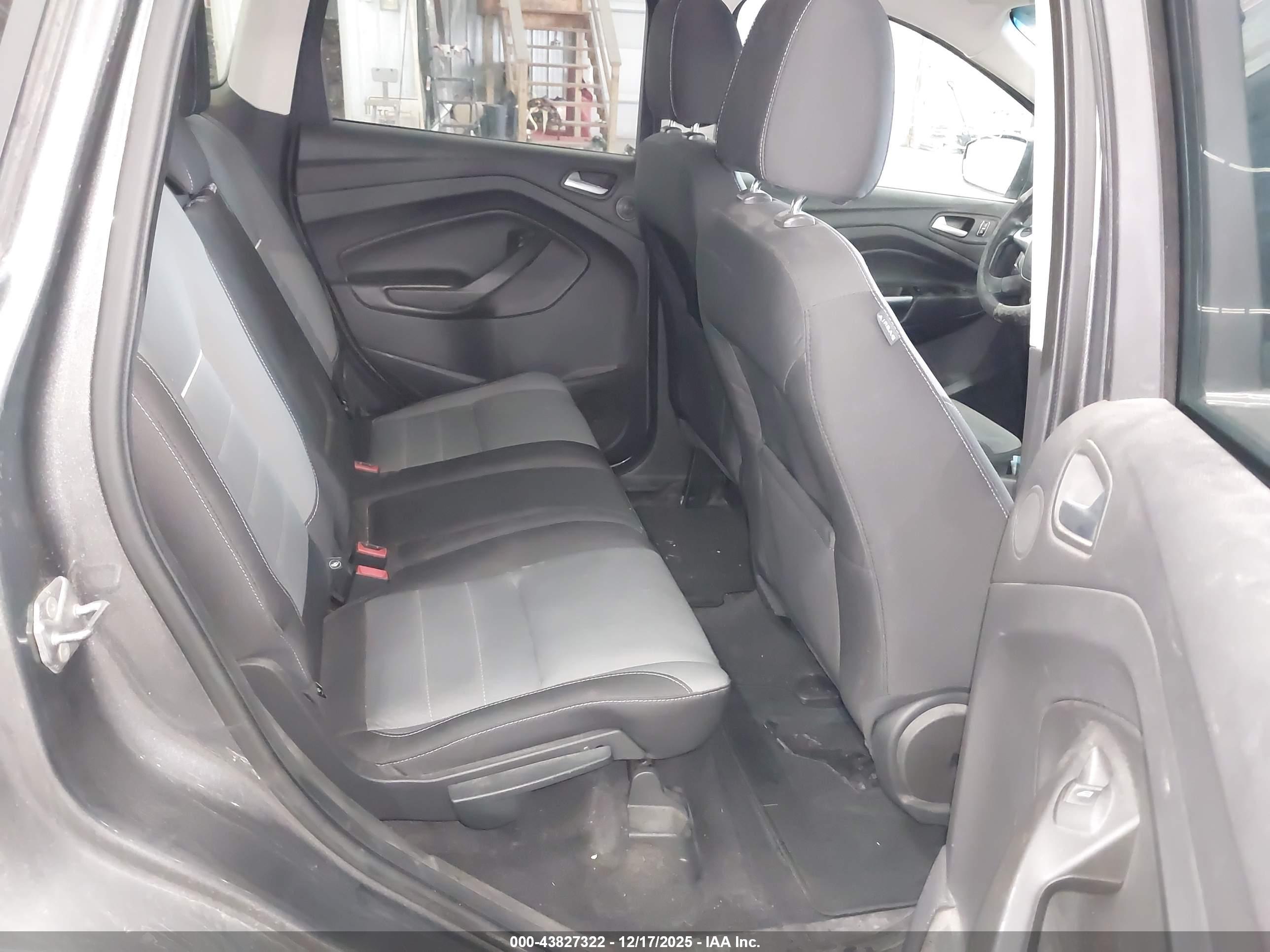 FORD ESCAPE image 8