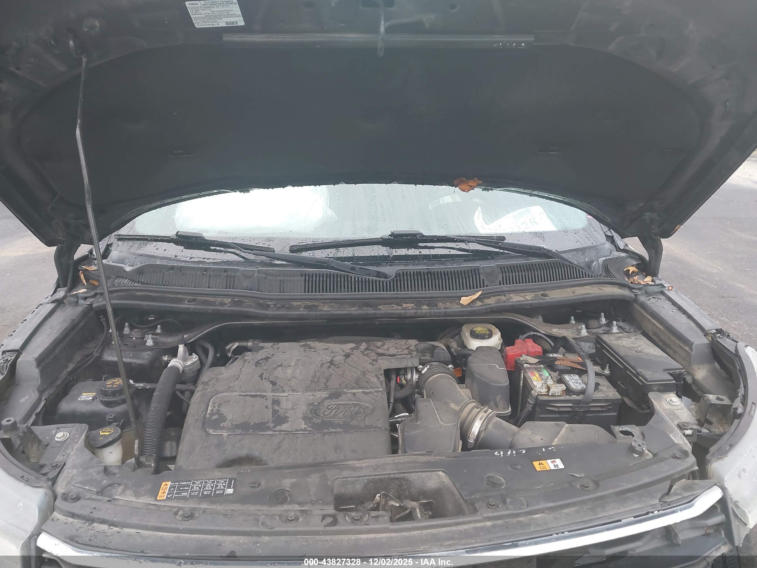 FORD EXPLORER image 10