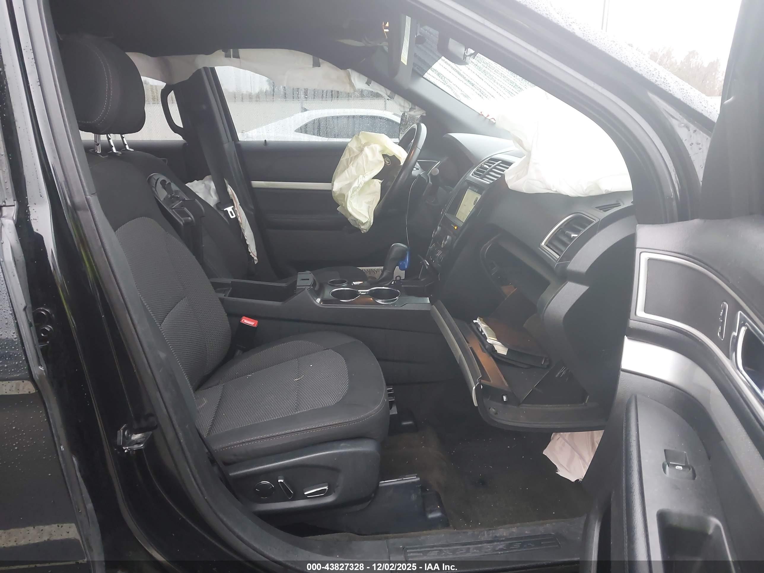 FORD EXPLORER image 5