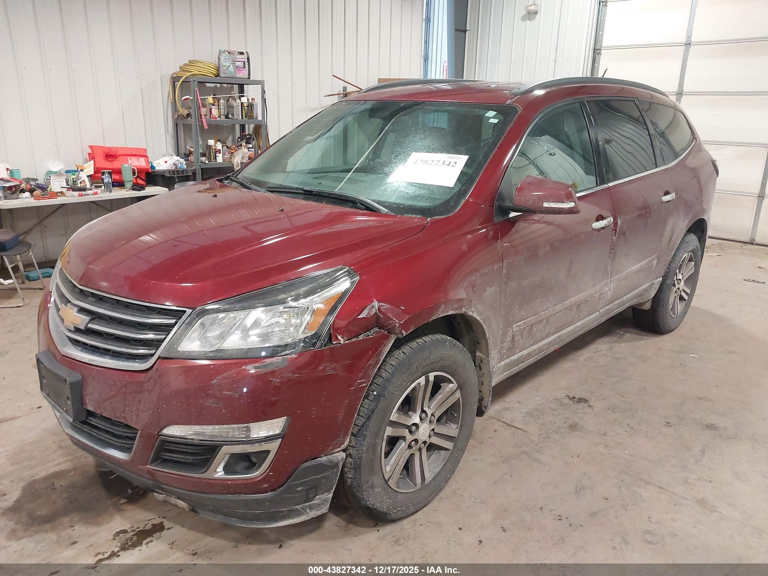 CHEVROLET TRAVERSE image 2