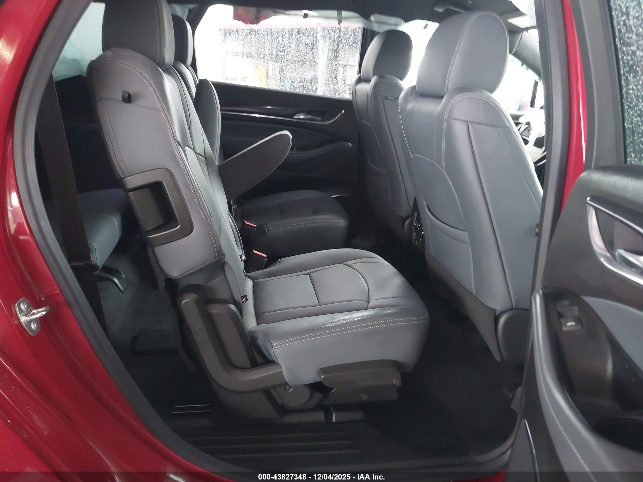 BUICK ENCLAVE image 8